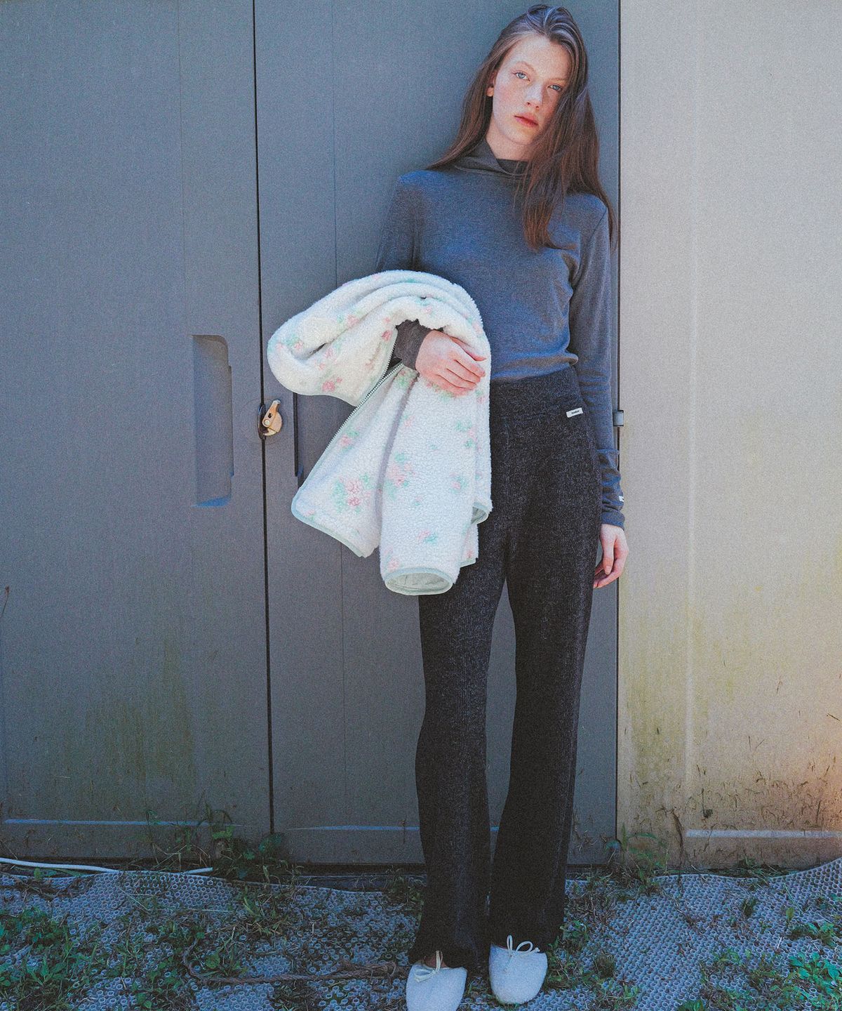 뮈뮈에르(MUEMUER) Easy Banding Rib Bootcut Pants MU2699PT902M