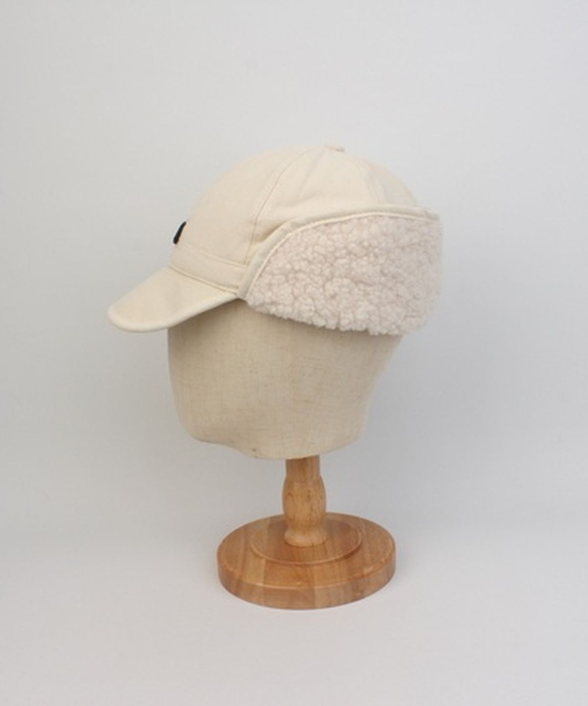 유니버셜 케미스트리(UNIVERSAL CHEMISTRY) Washing Ivory Half Earflap Cap 귀달이모자