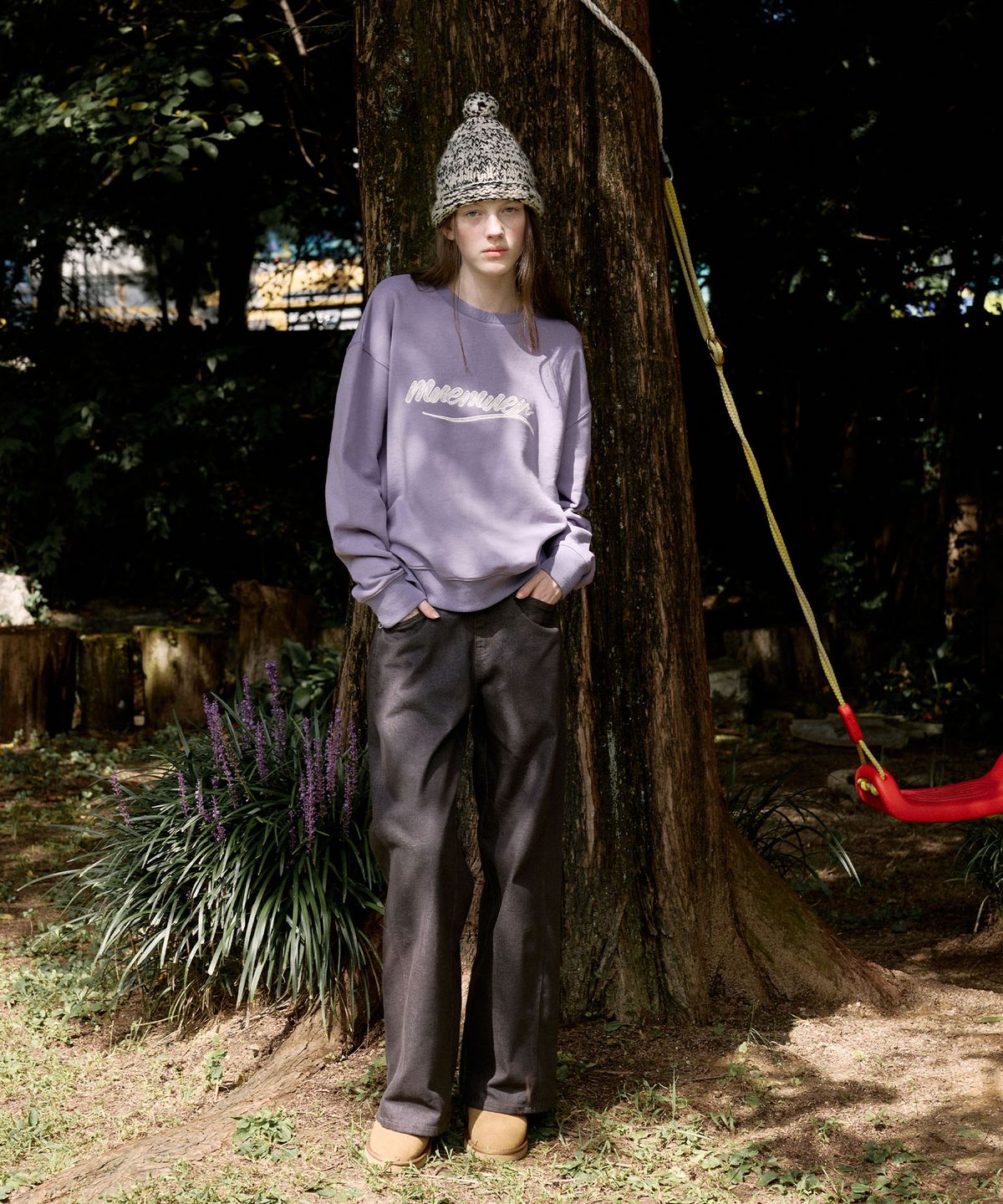뮈뮈에르(MUEMUER) Muemuer Lace Patch Sweatshirt MU2699TS904M