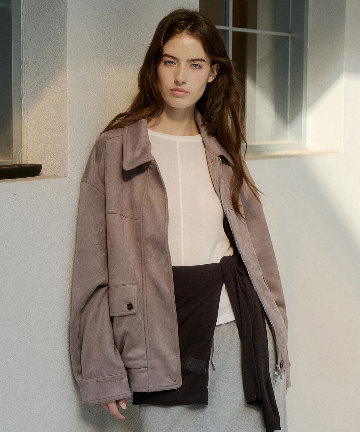 로브로브(LOVLOV) 마이 모먼트 스웨이드 봄버_TAUPE BROWN