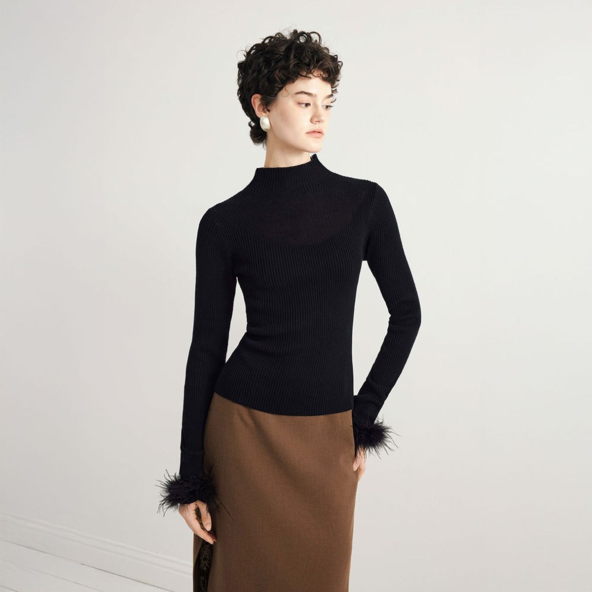 와이와이아이엠(YYIAM) YY_Half-turtleneck fur knit_2color