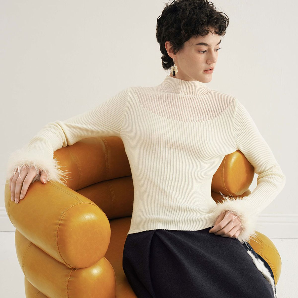 와이와이아이엠(YYIAM) YY_Half-turtleneck fur knit_2color