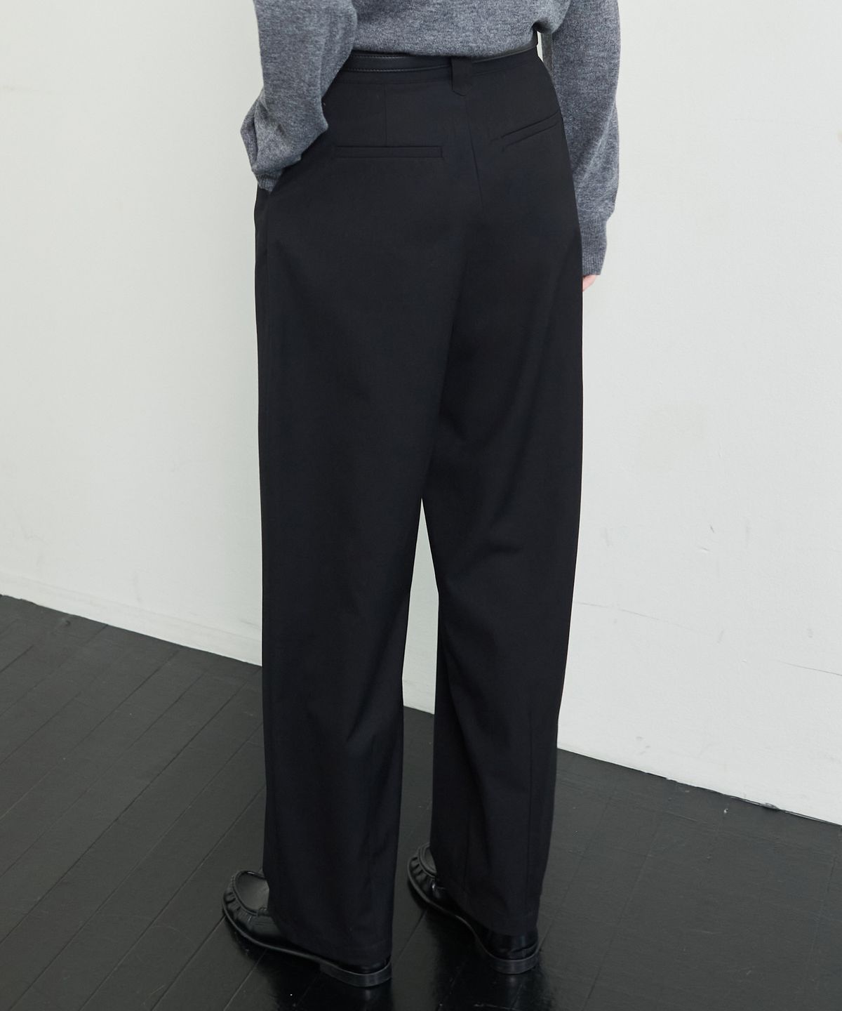 누토프(NUTOFFE) Soft Tapered Pants_Black
