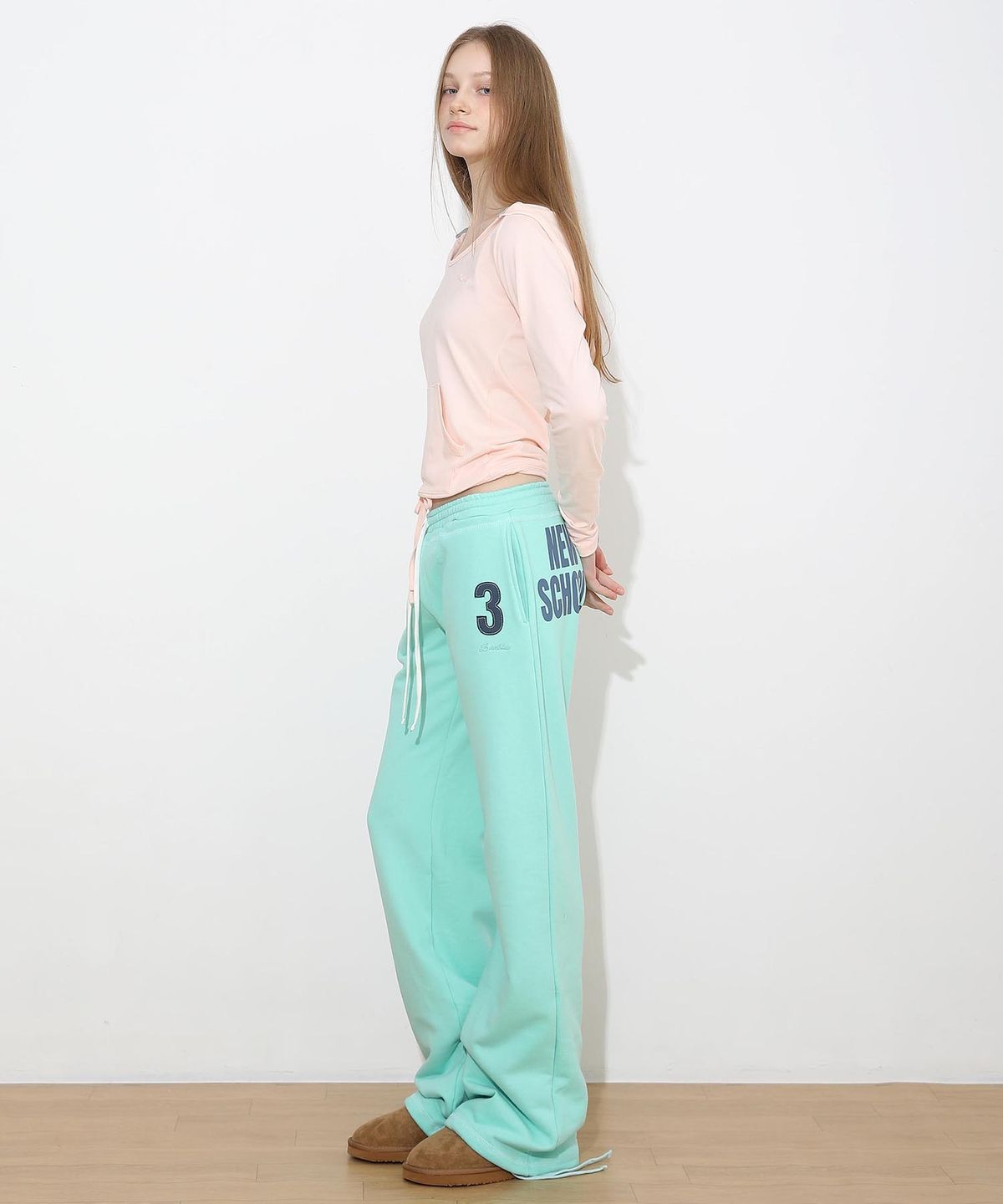 배드블루(BADBLUE) Gummy Raglan Hoodie Peach