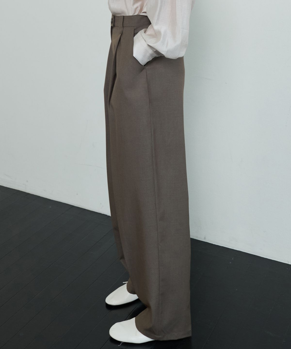 누토프(NUTOFFE) Soft Tapered Pants_Mocha