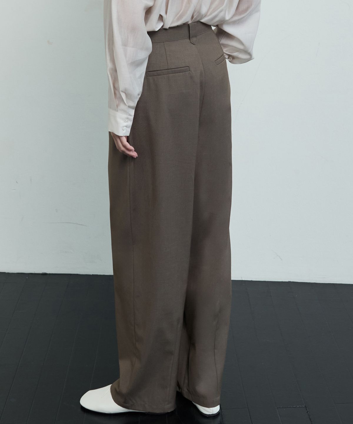 누토프(NUTOFFE) Soft Tapered Pants_Mocha