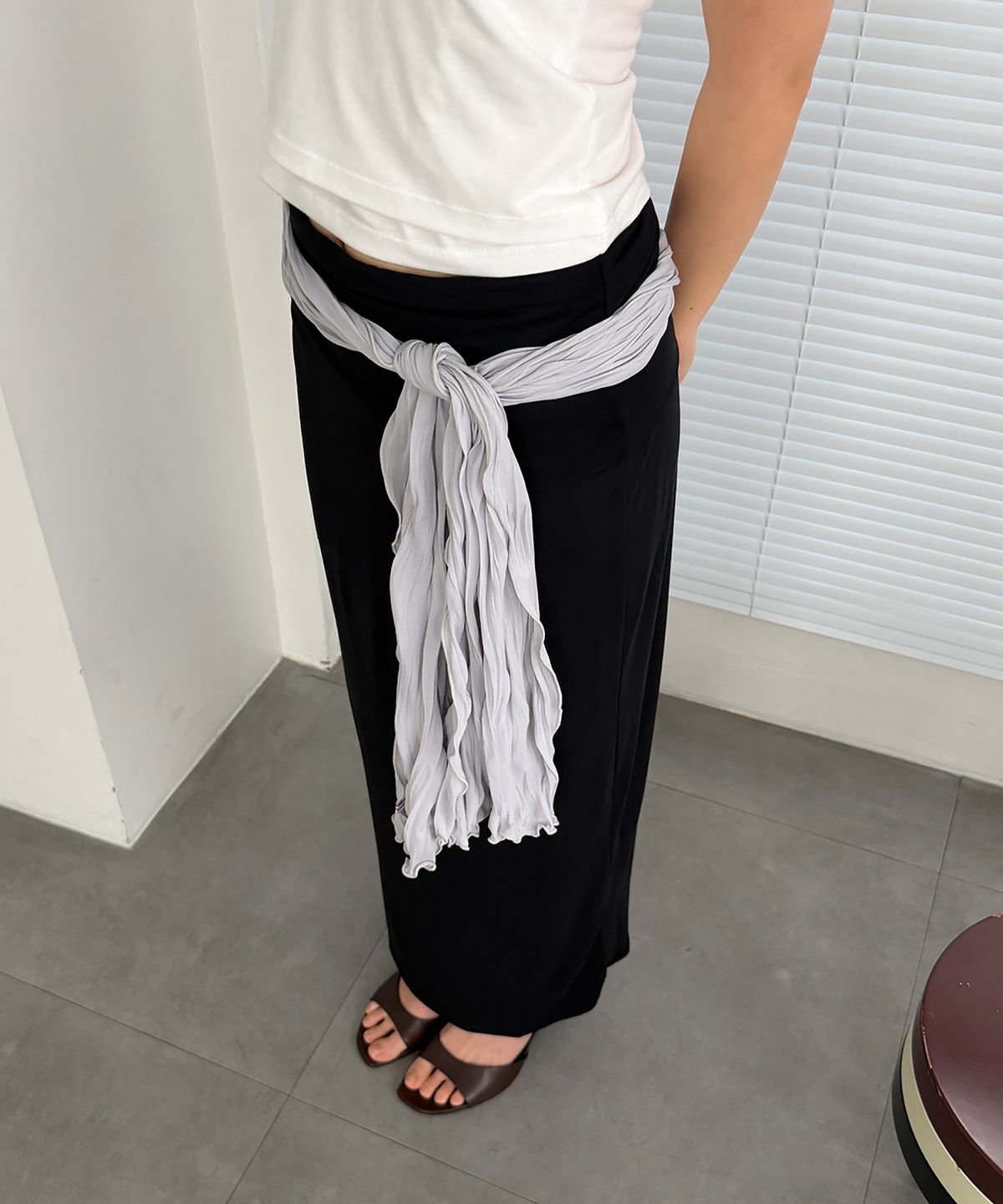 지지(GEEGEE) [wide] soft wrinkle long scarf - silver grey