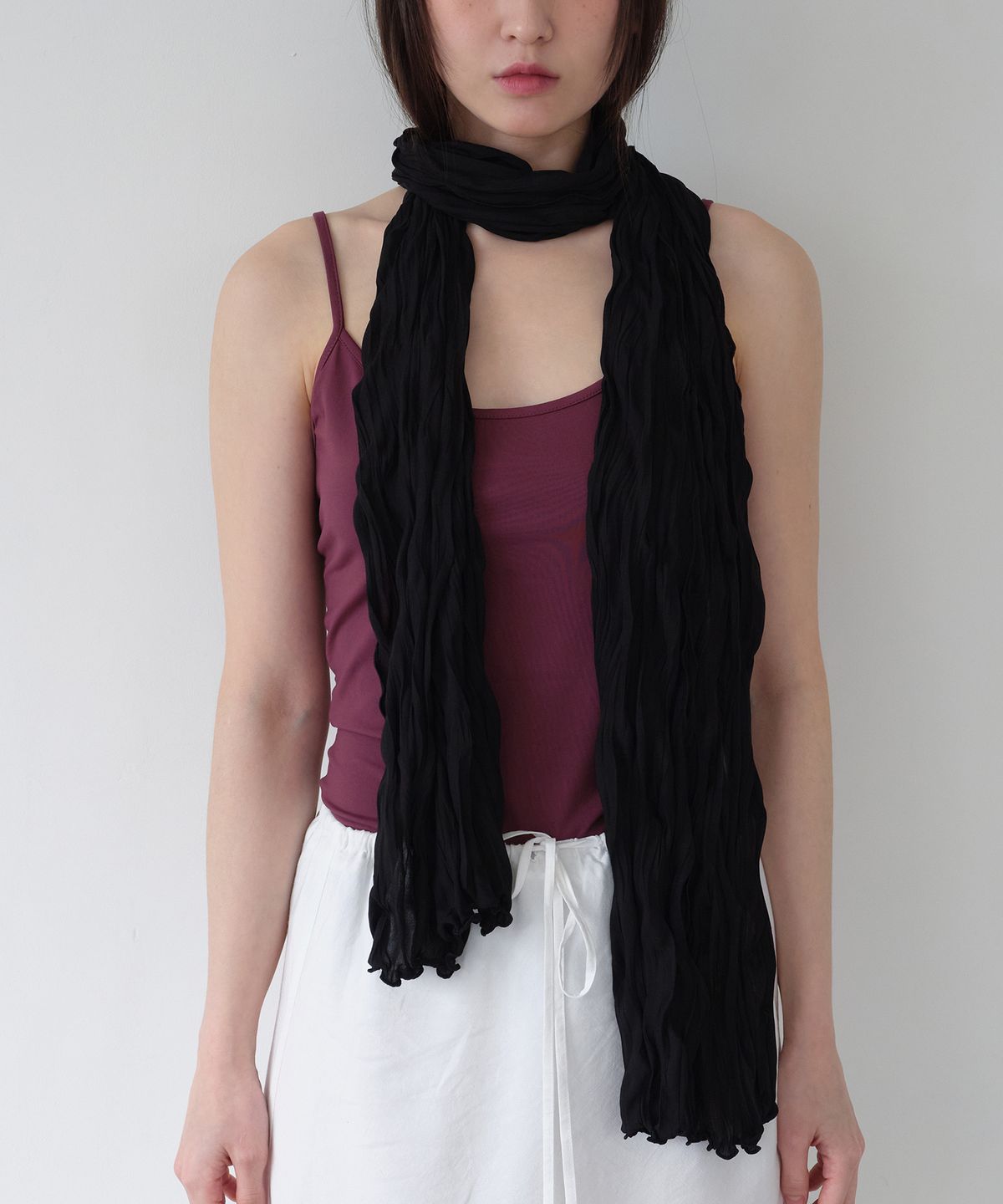 지지(GEEGEE) [wide] soft wrinkle long scarf - black