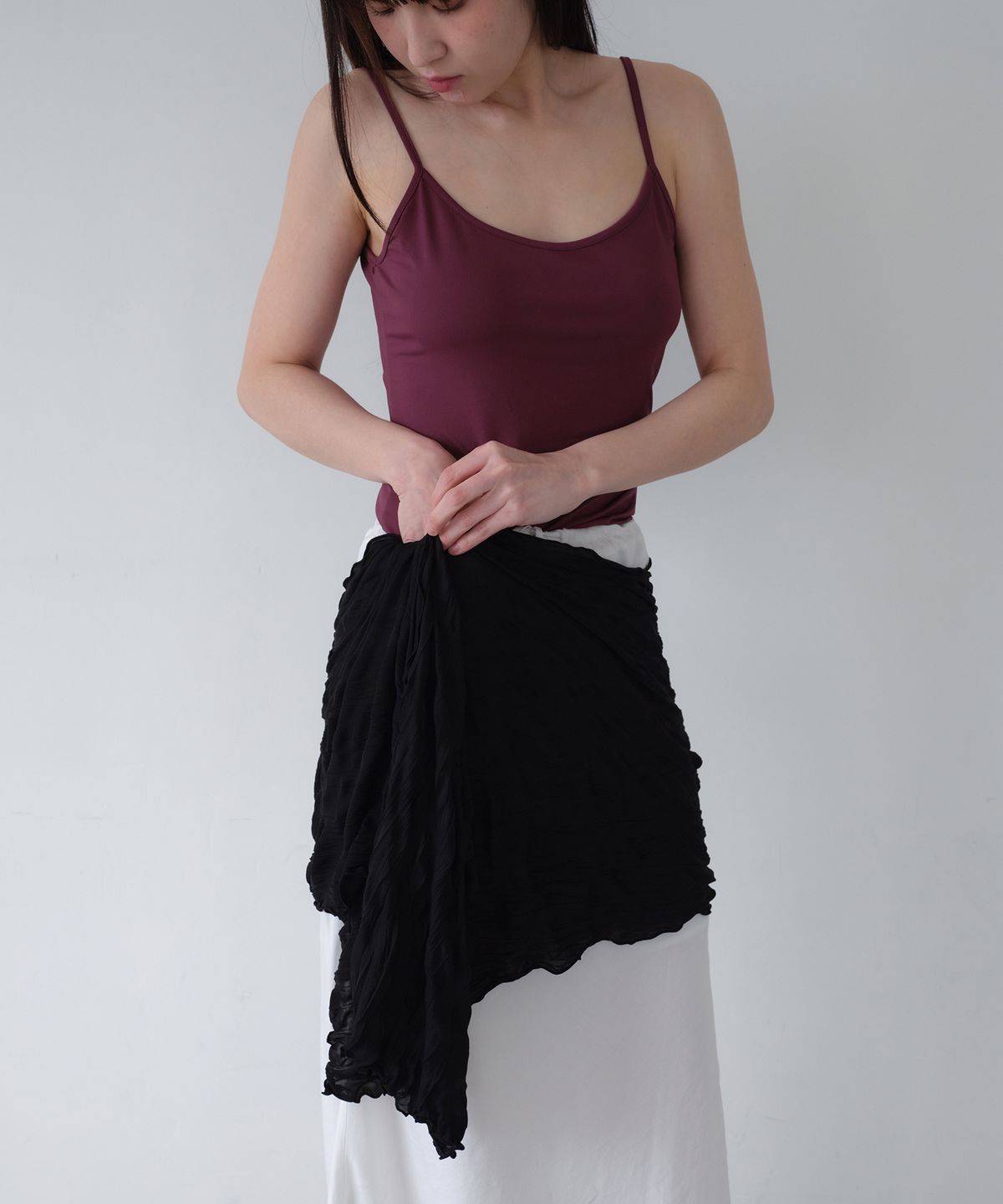 지지(GEEGEE) [wide] soft wrinkle long scarf - black