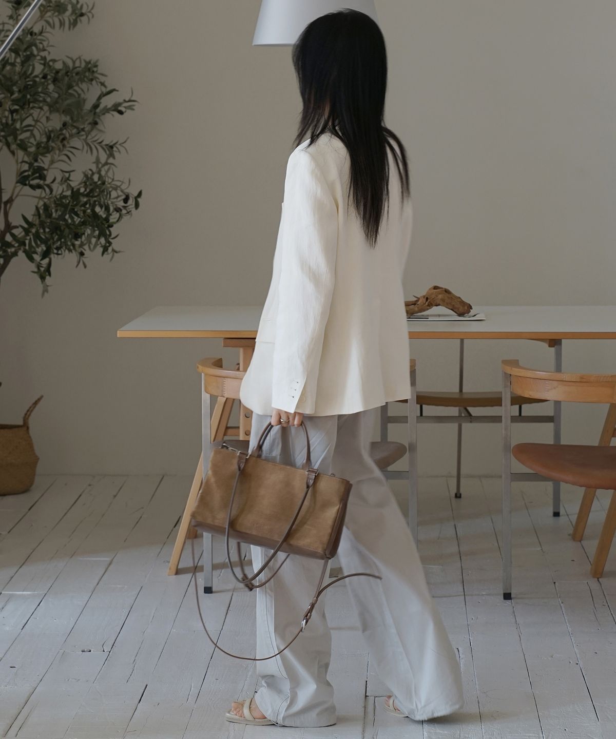 이스트허니(EASTHONEY) Canto Brick Bag Suede Sandy Toupe 칸토 브릭 백 스웨이드 샌디 투페 컬러