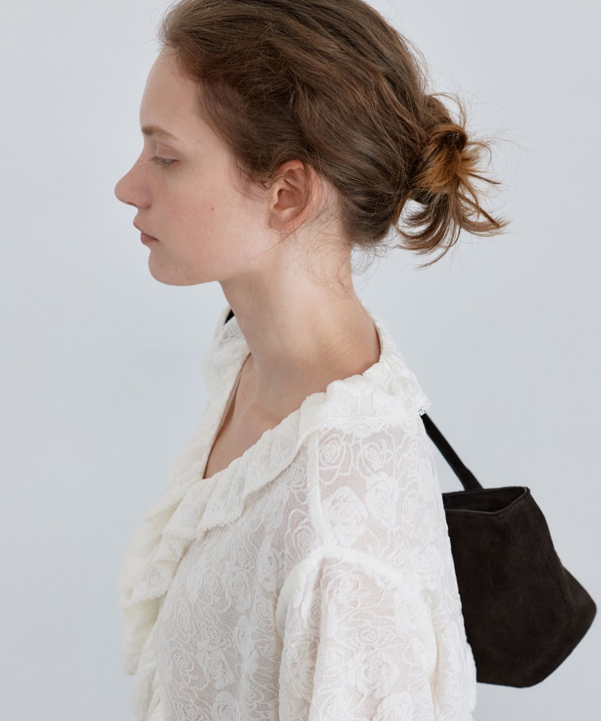 유라고(URAGO) Rose ruffle blouse