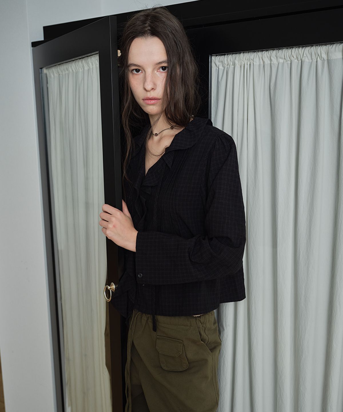 무드무스(MOODMOOSE) TIEN BLOUSE NAVY [MMFA1BL28NV]