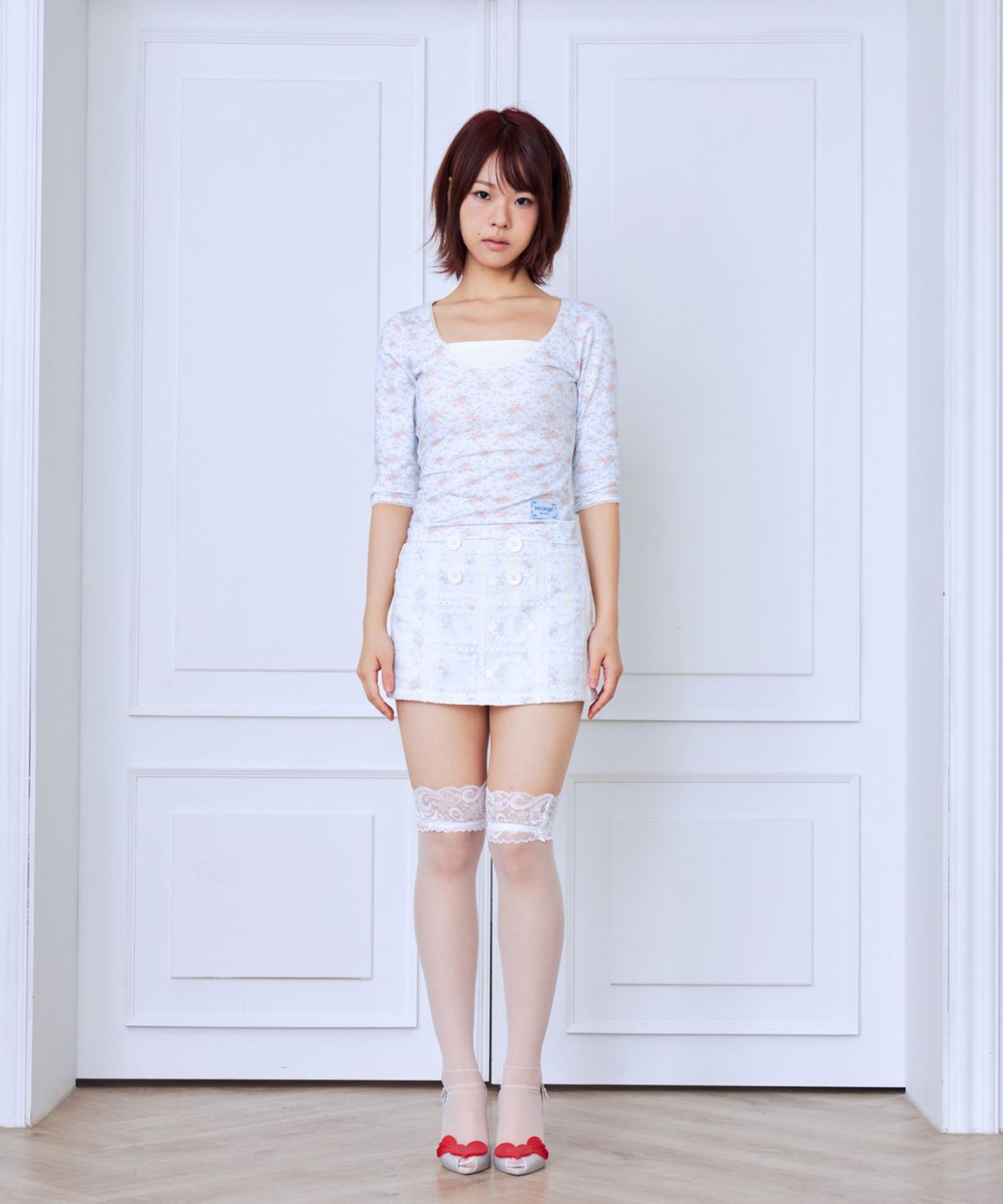 혼쿄(HONKYO) Layered Floral Lacey Half Tee