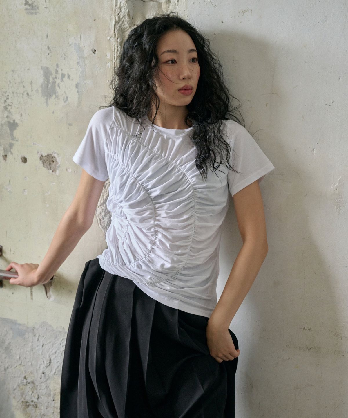 오드페리(ODDPERI) Swirling t-shirt