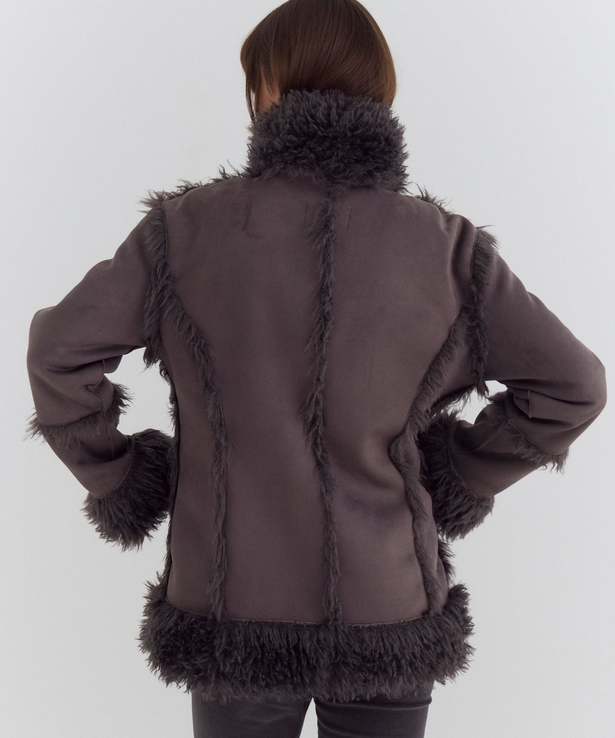 큐리티(CURETTY) C FAUX SUEDE MUSTANG JACKET_CHARCOAL