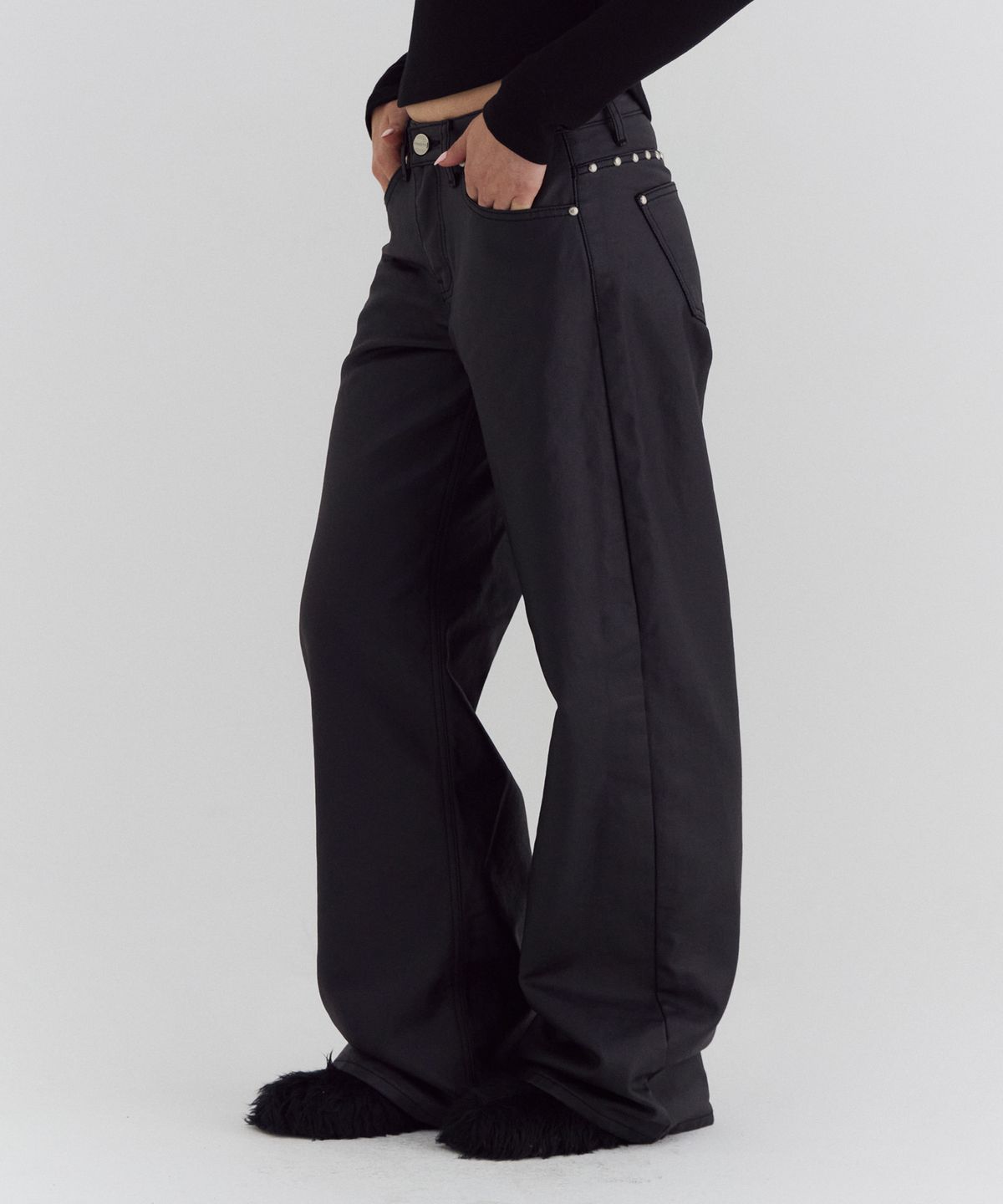 큐리티(CURETTY) C FLAT STUD WIDE LEATHER PANTS_BLACK