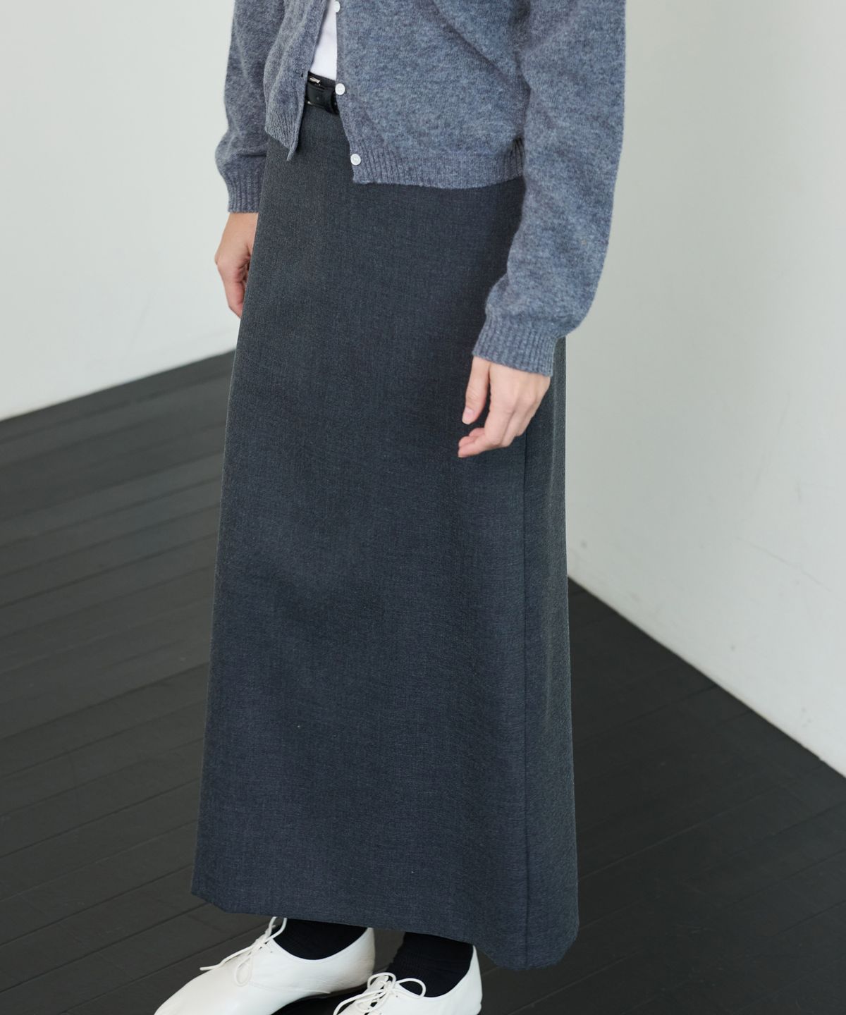 누토프(NUTOFFE) Column Skirt_Charcoal