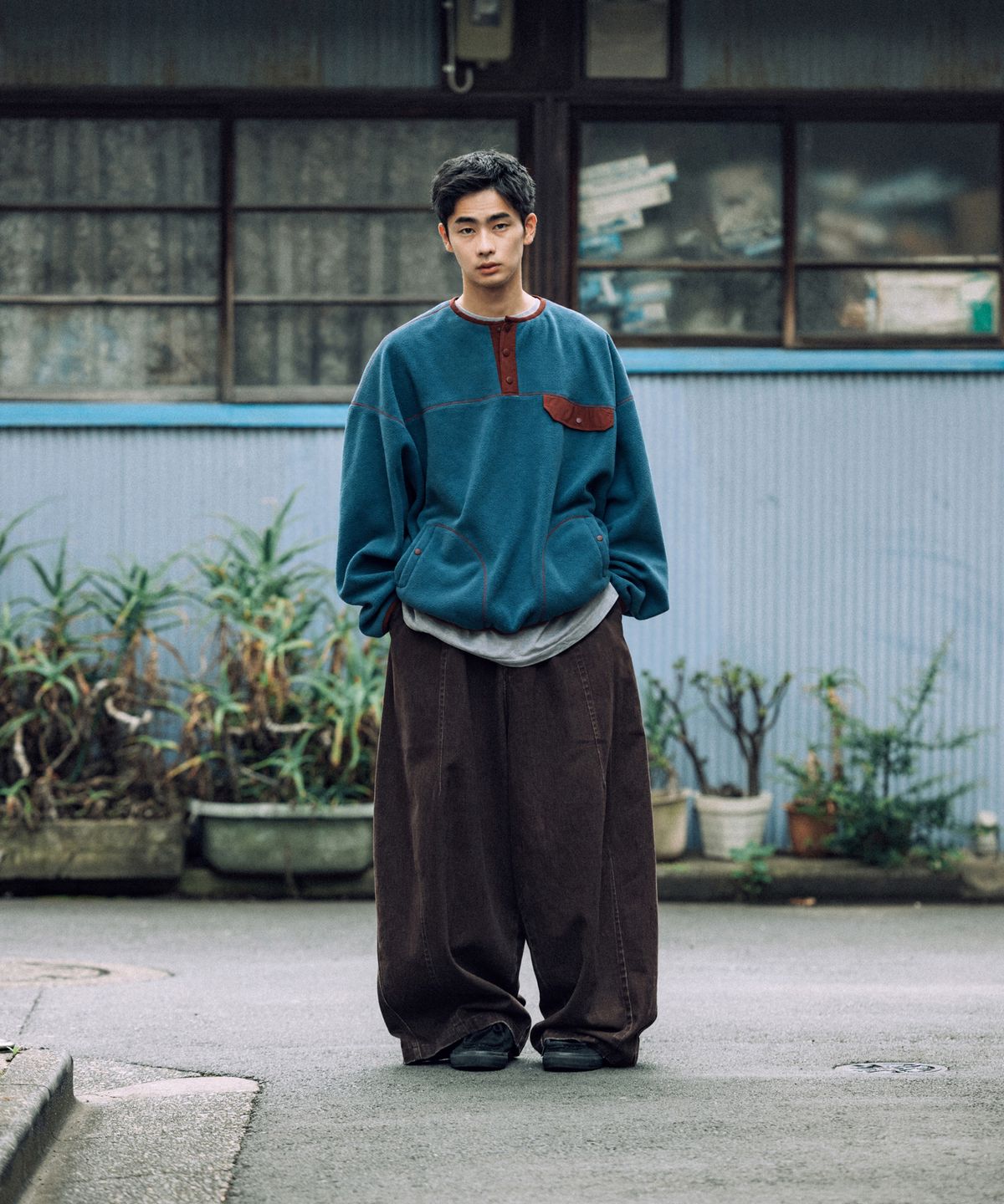 앵글런(ANGLAN) Two-Tone Fleece Pullover - Blue