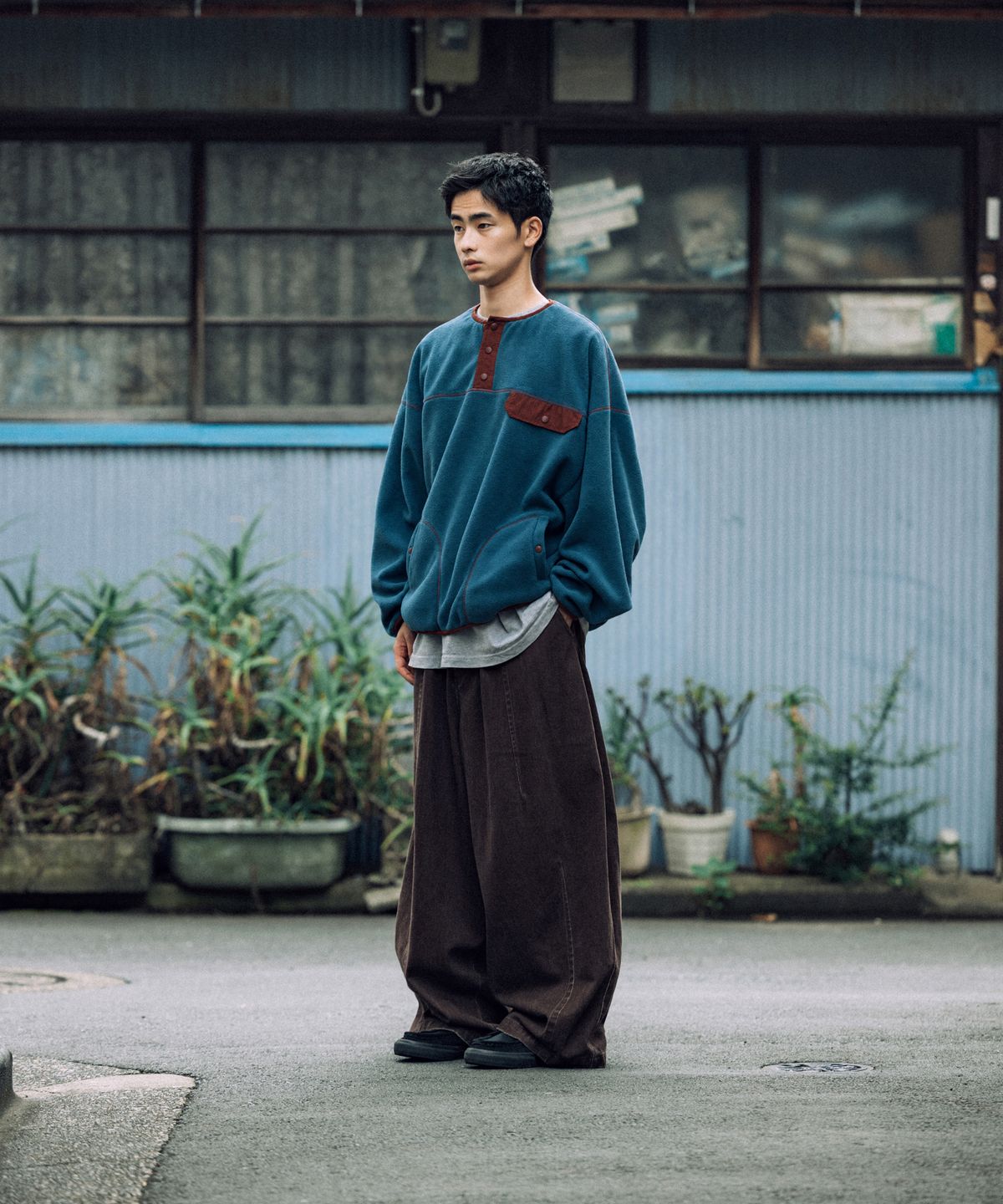 앵글런(ANGLAN) Two-Tone Fleece Pullover - Blue
