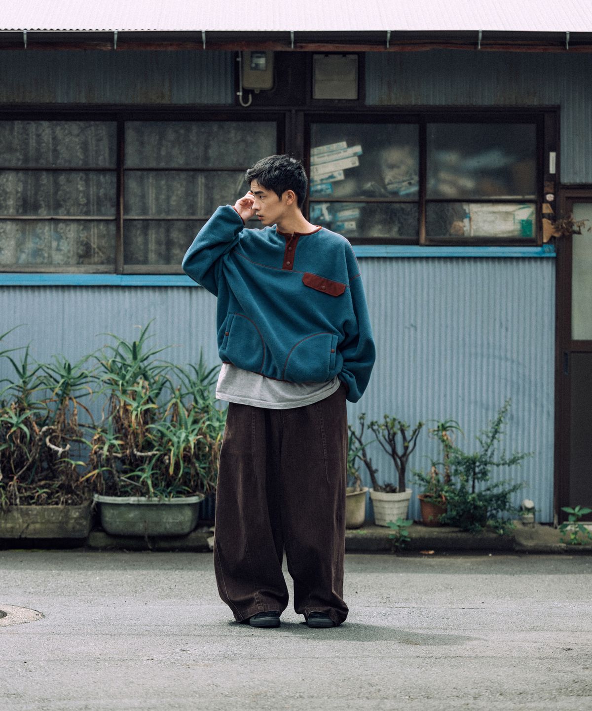 앵글런(ANGLAN) Two-Tone Fleece Pullover - Blue