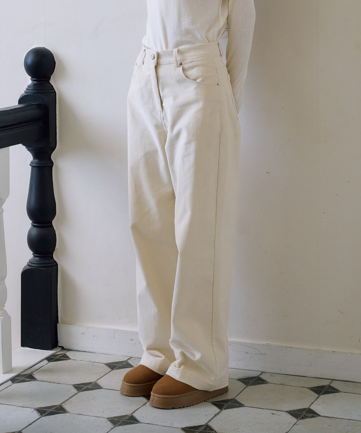 드헤베(DEHEVE) Signature Corduroy Pants [Ivory]