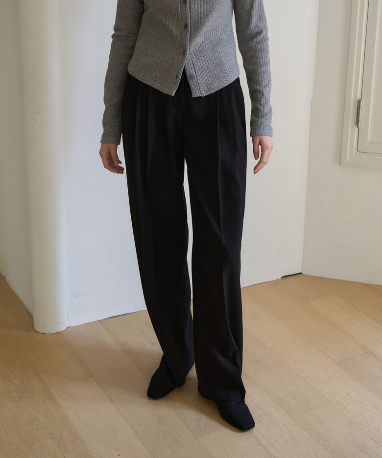 Two-Tuck Relaxed Pants [Black]