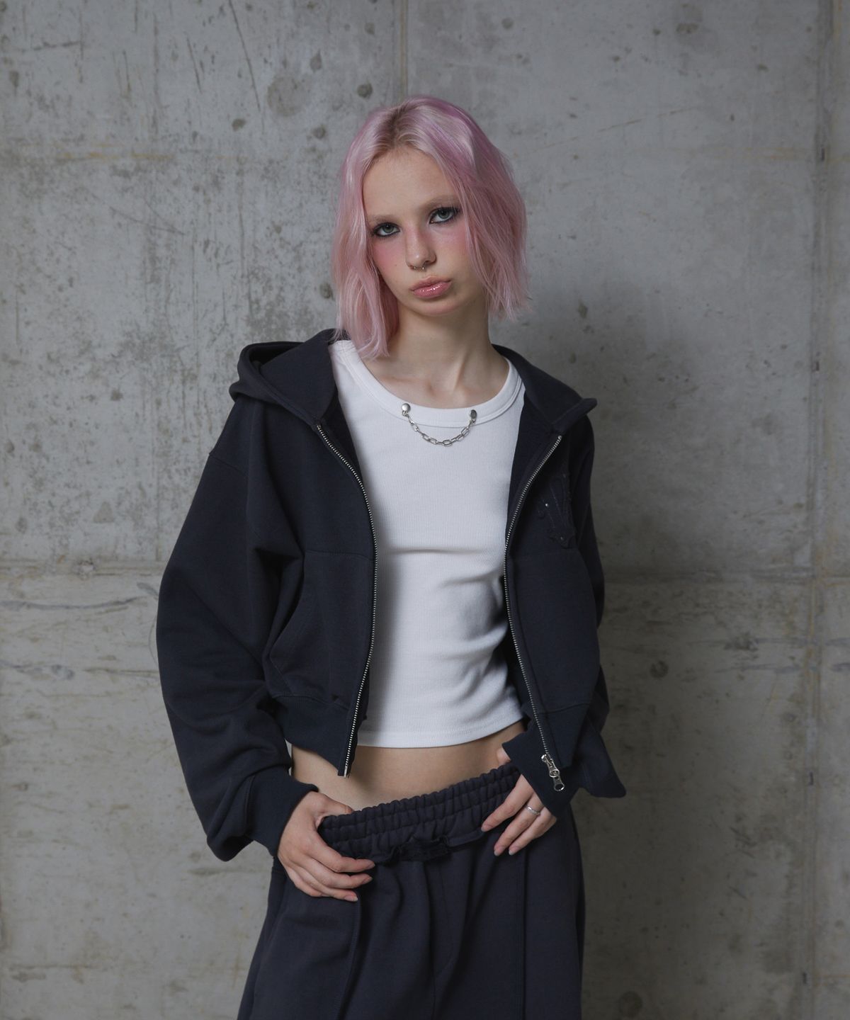 분트(VOONT) Faded Patch Hood Zip-Up (DARK GRAY)