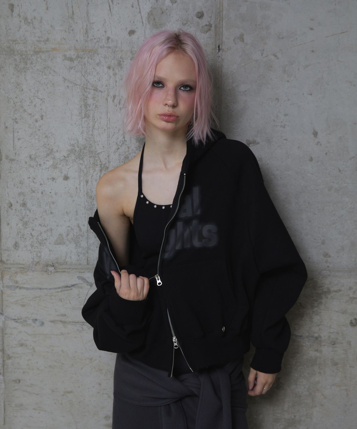분트(VOONT) Noir Gradient Hood Zip-Up (BLACK)
