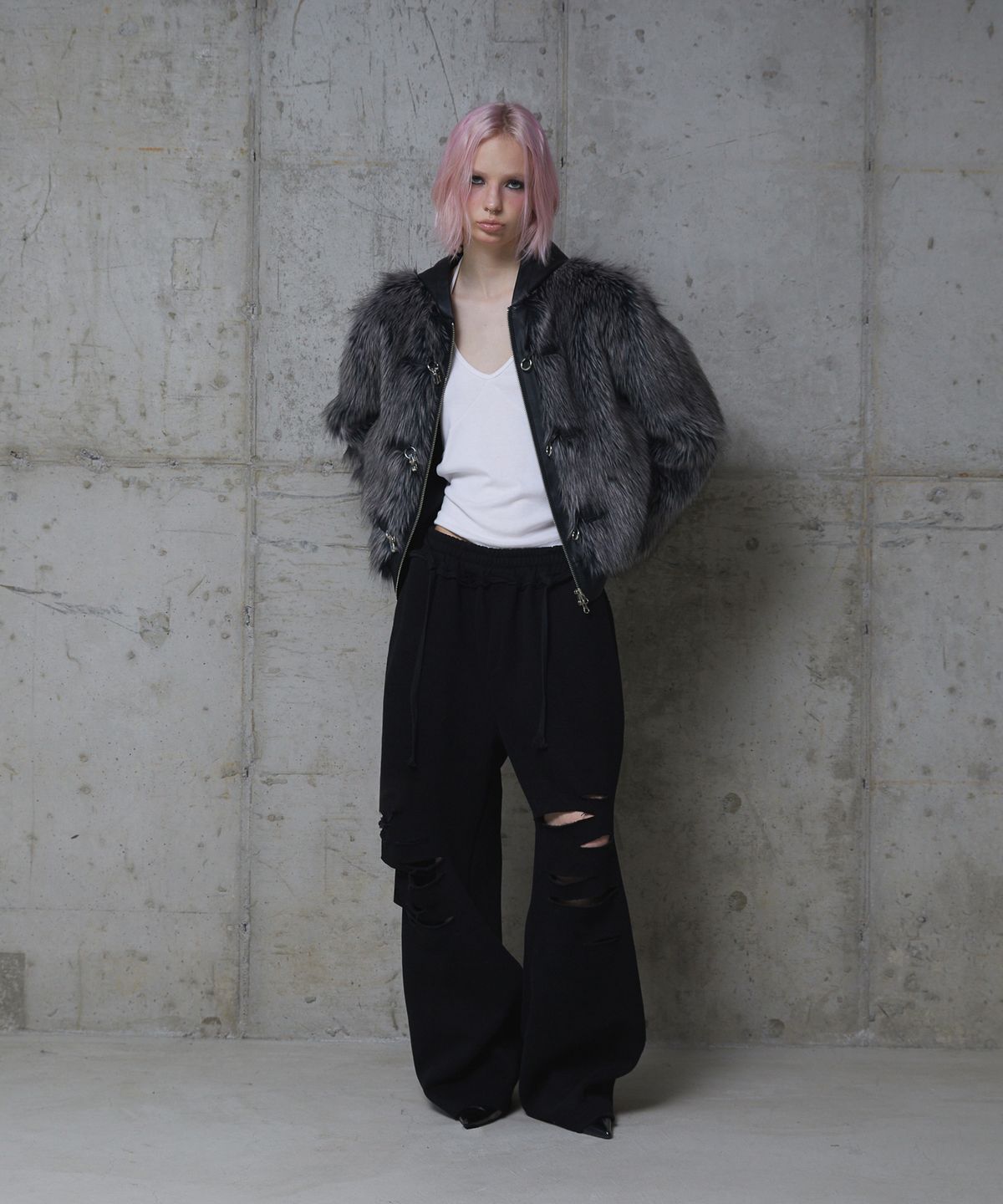 분트(VOONT) Fuzzy Leather Fur Hood Zip-Up (GRAY)