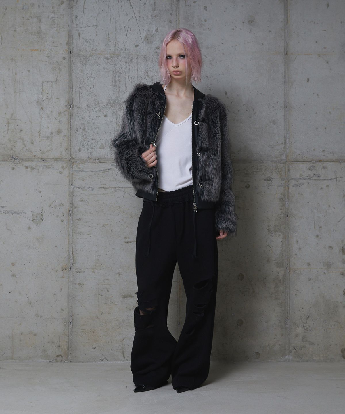 분트(VOONT) Fuzzy Leather Fur Hood Zip-Up (GRAY)