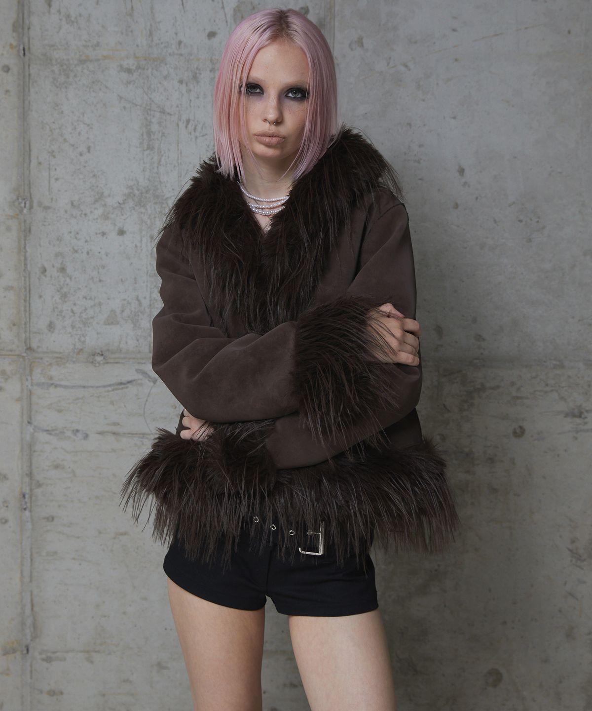분트(VOONT) Reversible Shearling Mustang Coat (BROWN)