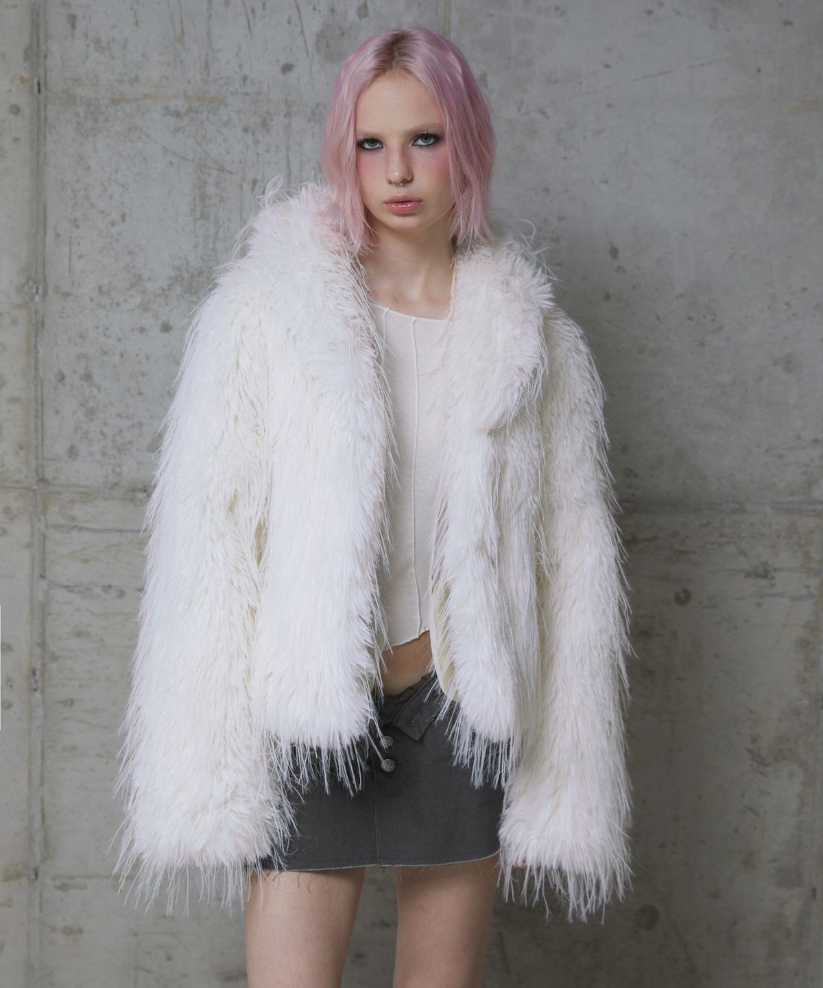 분트(VOONT) Reversible Shearling Mustang Coat (IVORY)