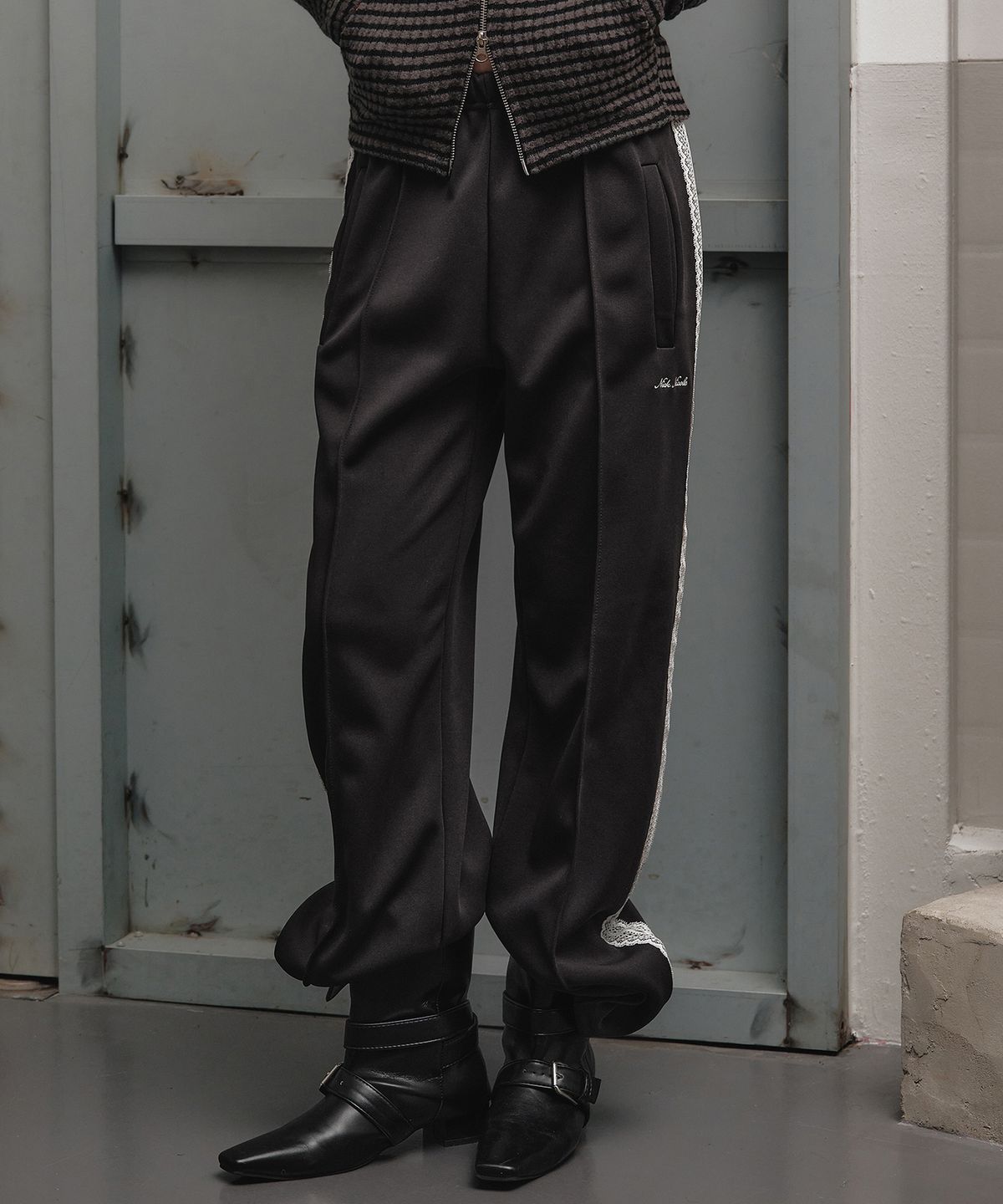 닉앤니콜(NICK&NICOLE) LACE LINE WIDE PANTS_BLACK