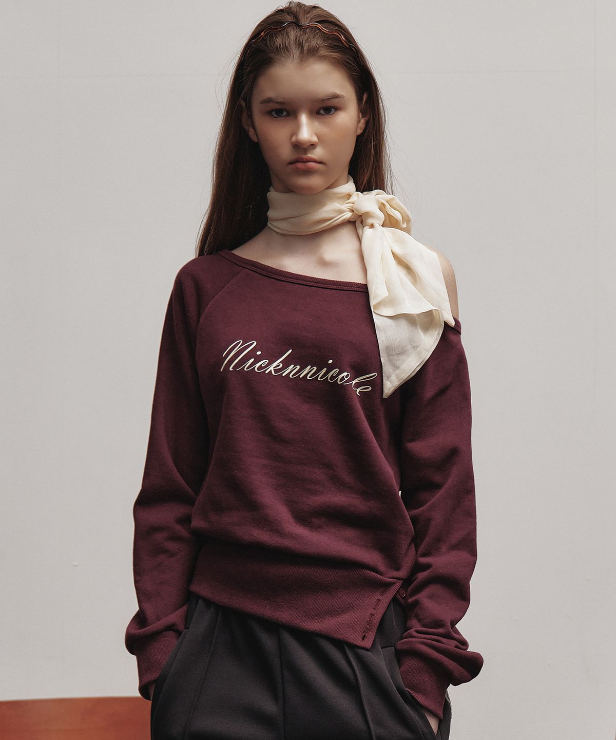 닉앤니콜(NICK&NICOLE) NICOLE SLIT SWEATSHIRT_BURGUNDY