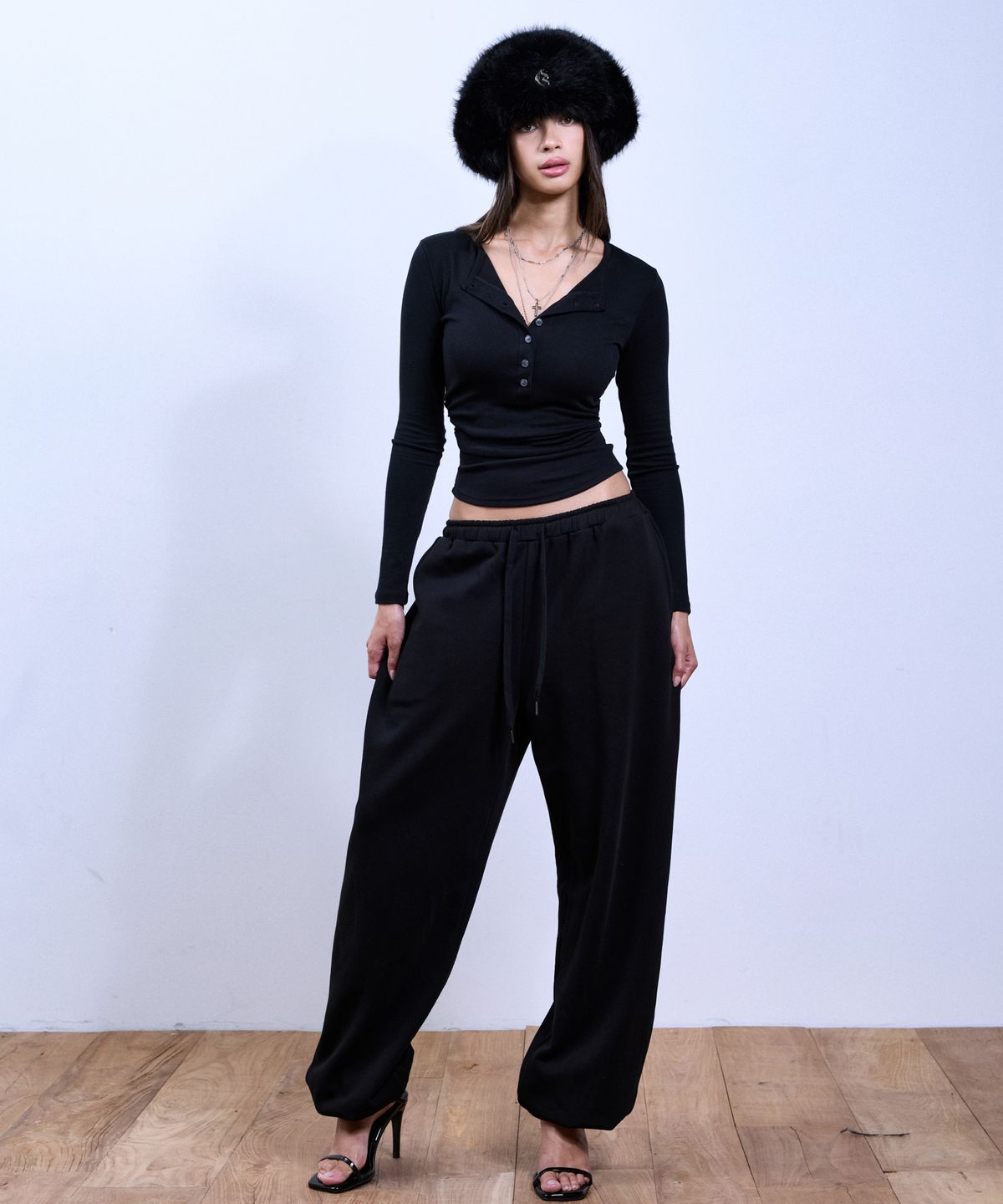 쿨시스(COOLSIS) CS SHIRRING HENLEY BUTTON TOP-079 (BLACK)