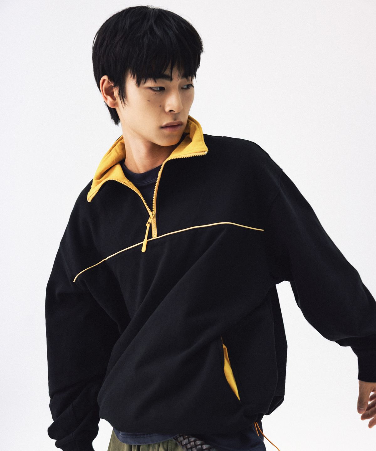앵글런(ANGLAN) Color Line Sweat Half-Zip - Black