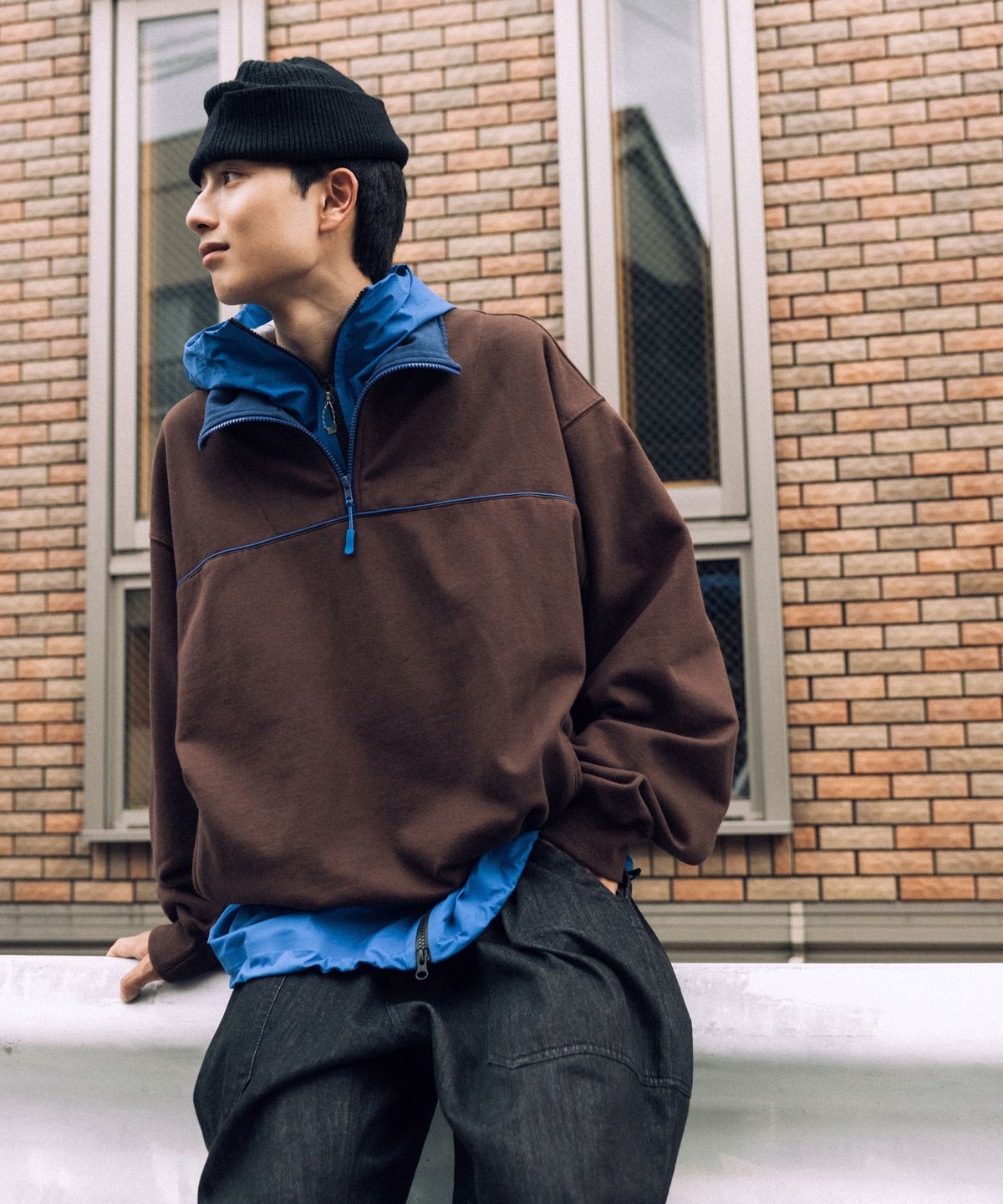 앵글런(ANGLAN) Color Line Sweat Half-Zip - Black