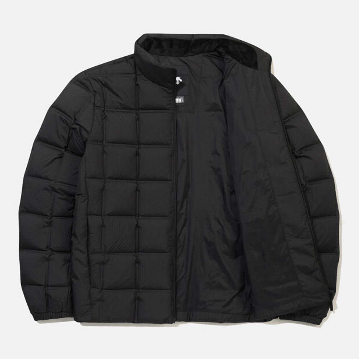 데상트(DESCENTE) 남성 튜브 경량 스탠드넥 다운 자켓 블랙 SR421DDJO2