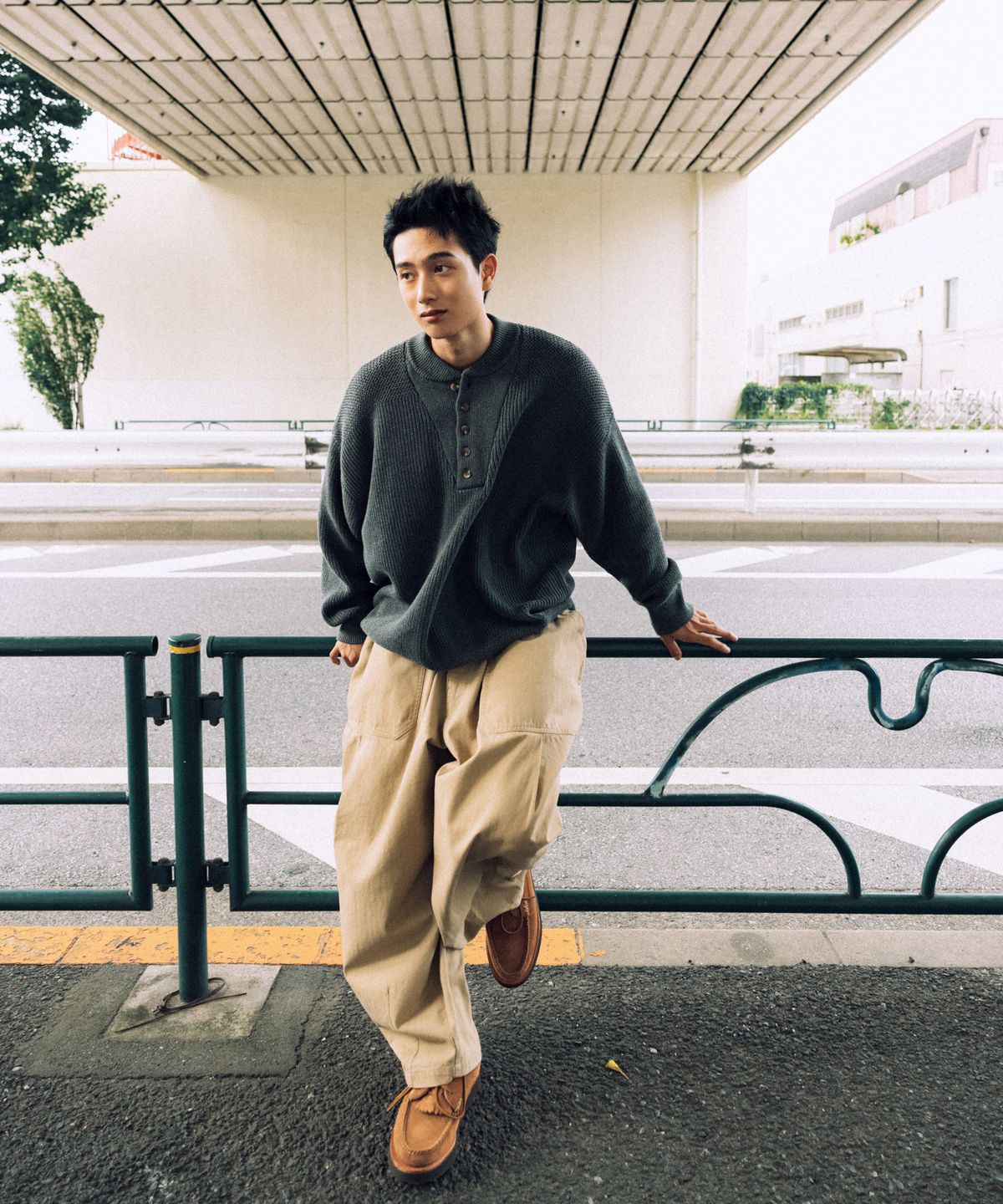 앵글런(ANGLAN) Military Button Knit Pullover - Brown