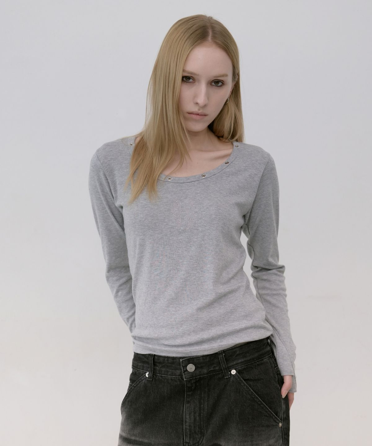 레킴(LEKIM) LWE EYELET LONG SLEEVE (그레이)