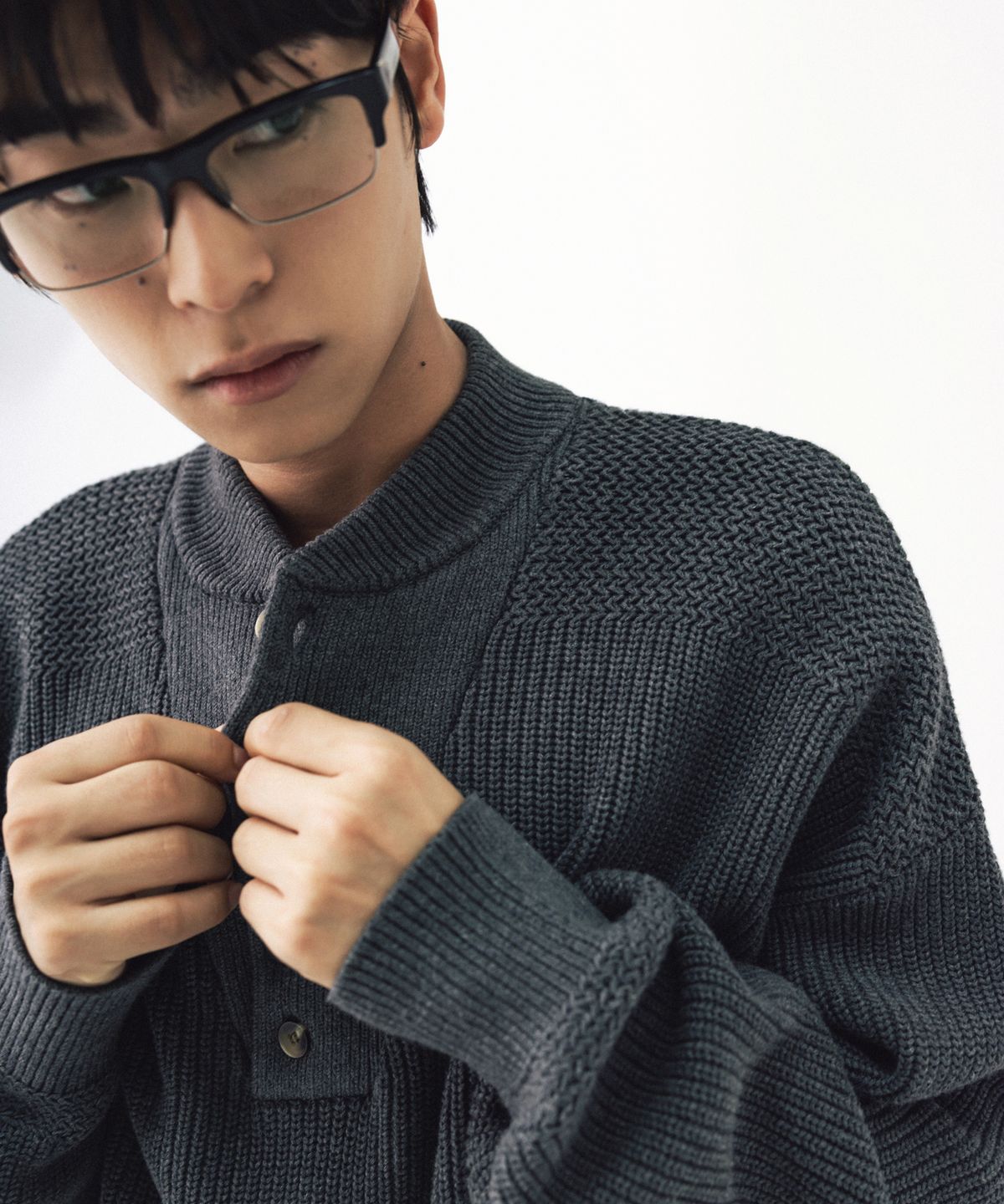 앵글런(ANGLAN) Military Button Knit Pullover - Charcoal