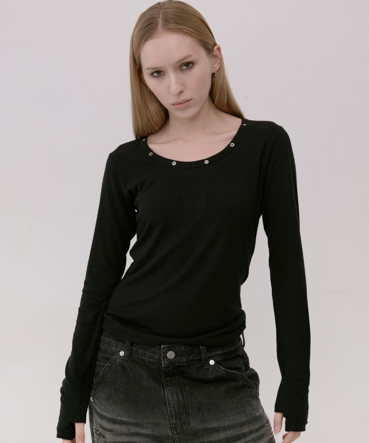 레킴(LEKIM) LWE EYELET LONG SLEEVE (블랙)