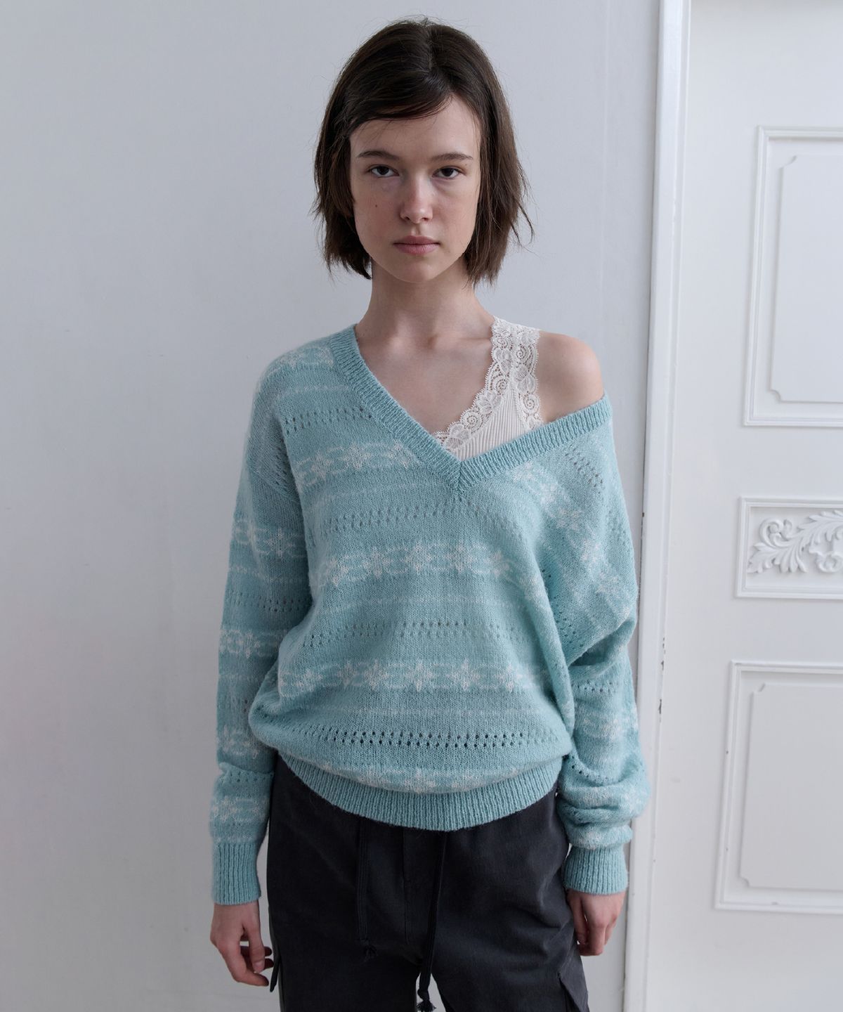 토아베(TOAVE) Snowflake Alpaca Deep V-Neck Knit (Powder blue)