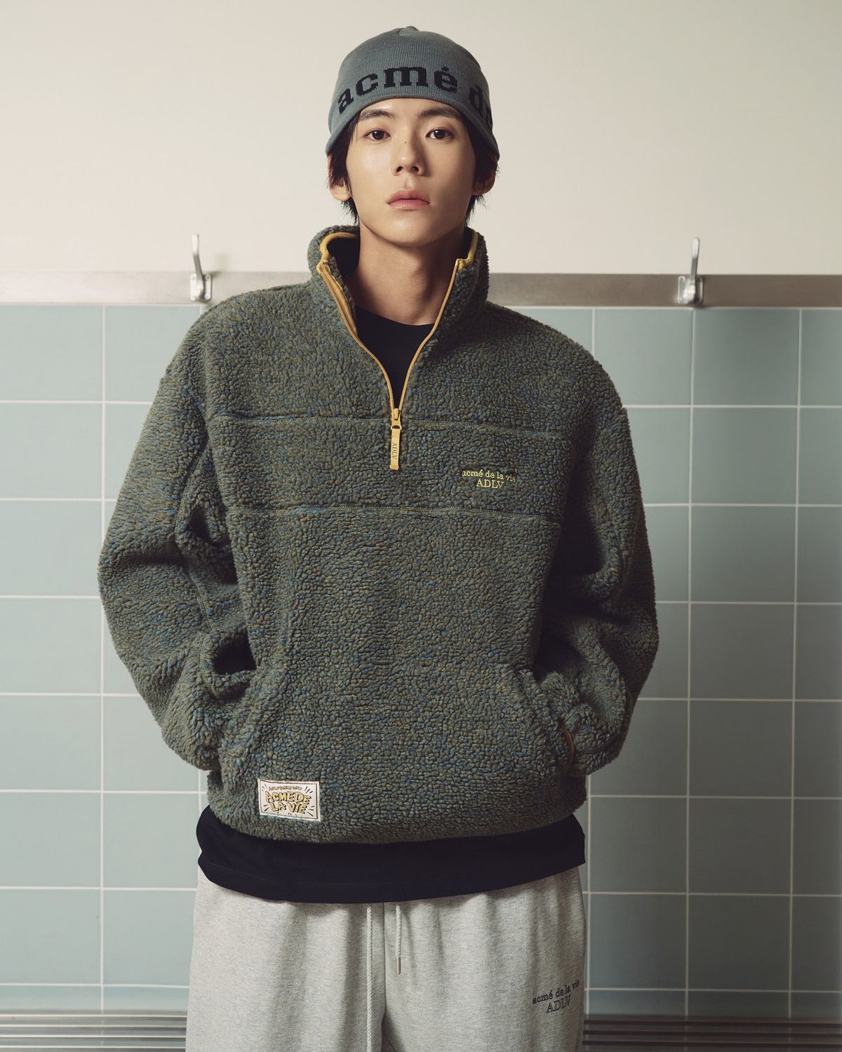 아크메드라비(ACME DE LA VIE) 3-TONE FLEECE STAND COLLAR HALF ZIP UP [GREEN]