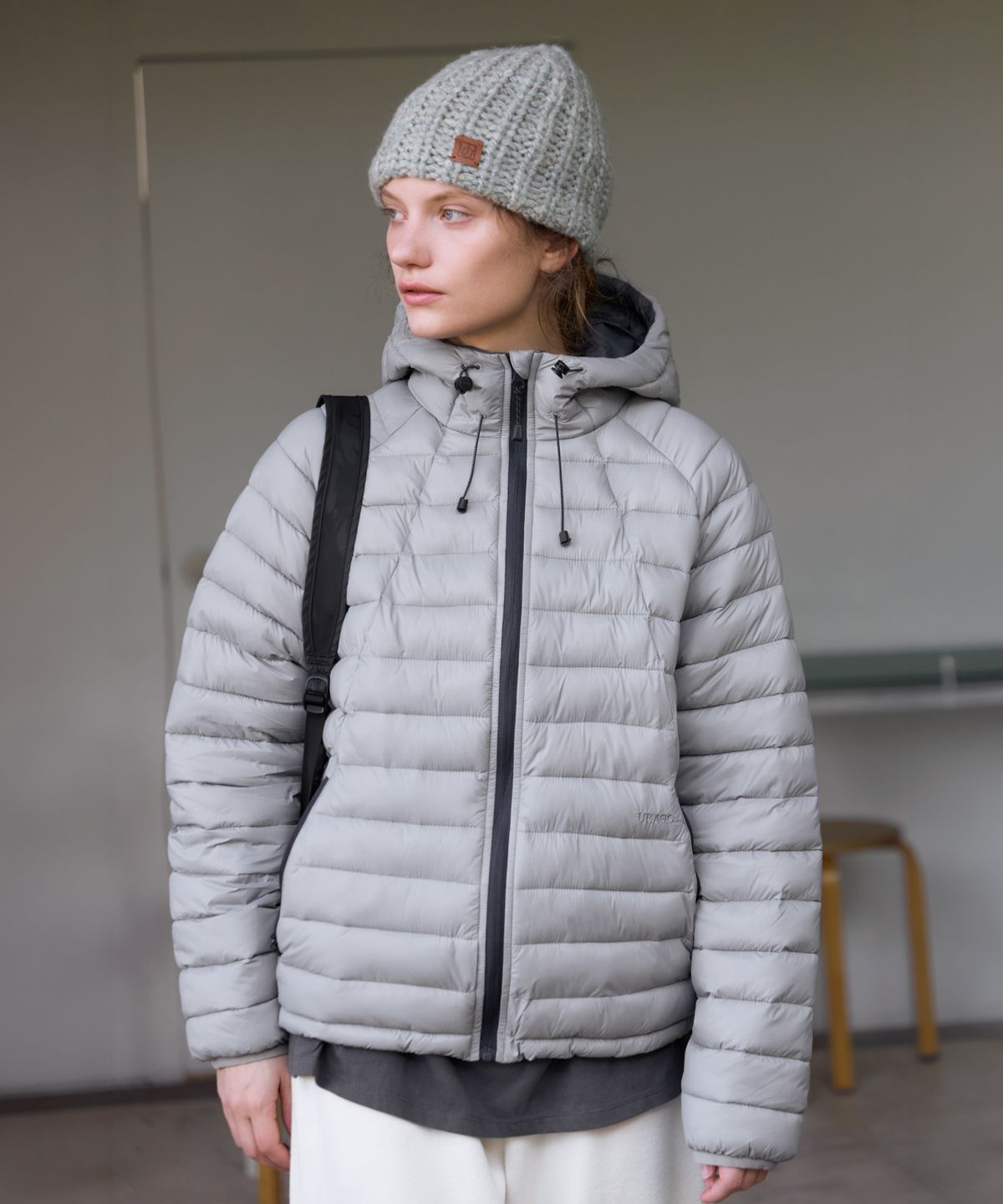 유라고(URAGO) Lightweight hooded puffer jacket_Light gray