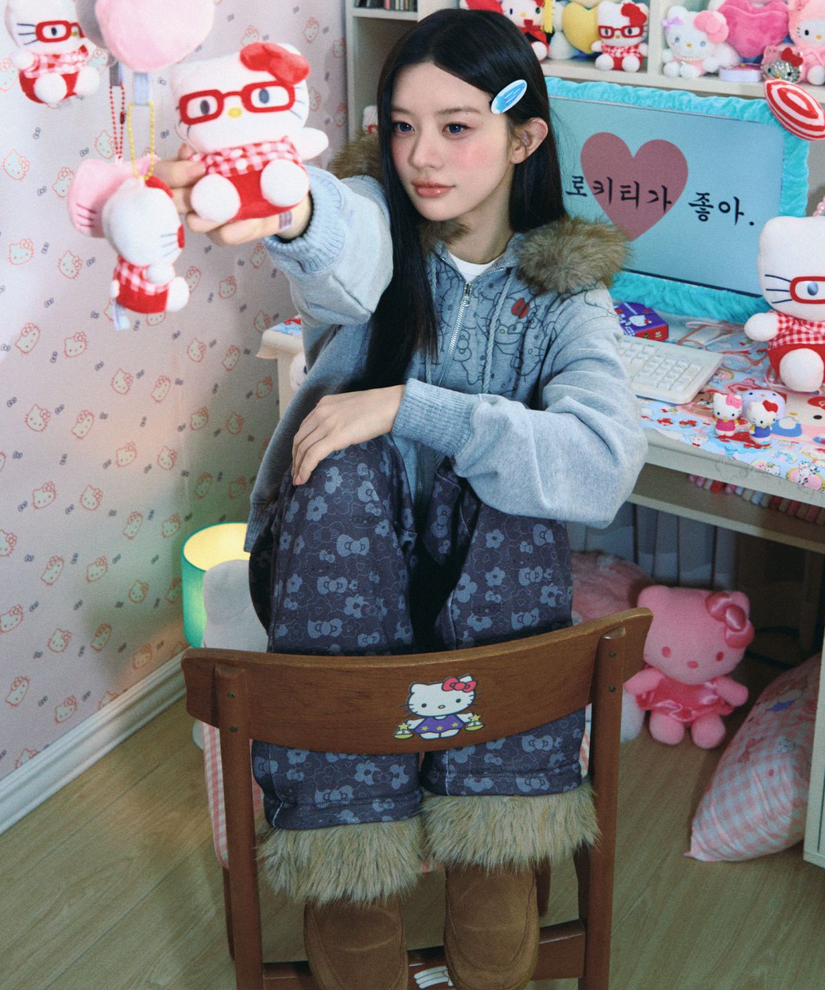 에이이에이이(AEAE) HELLO KITTY FUR SWEATPANTS [BROWN]