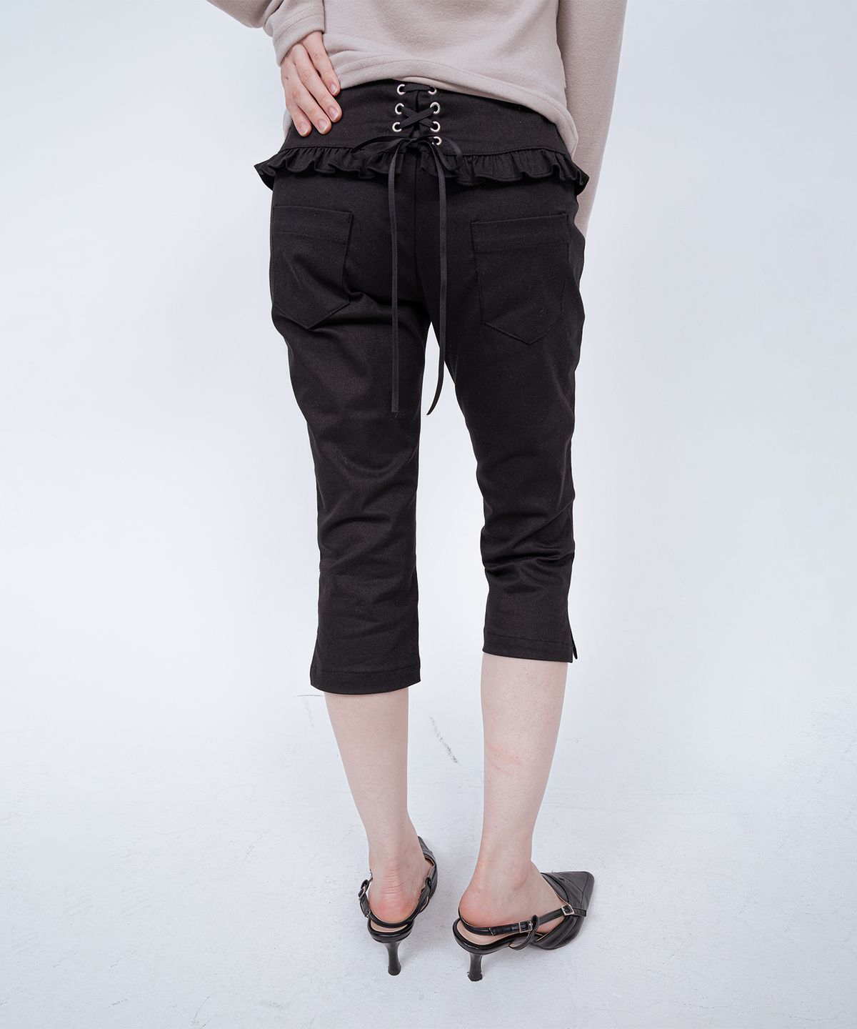 벨리아르(BELLIALEU) CELINE CAPRI PANTS BLACK