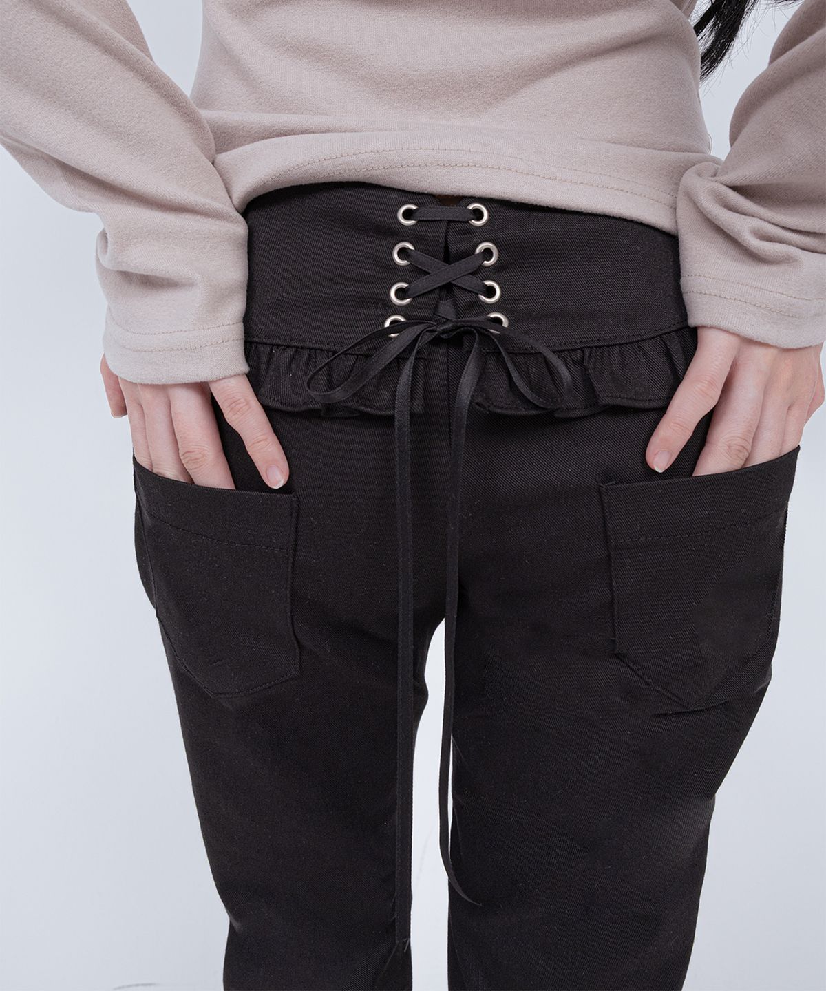 벨리아르(BELLIALEU) CELINE CAPRI PANTS BLACK
