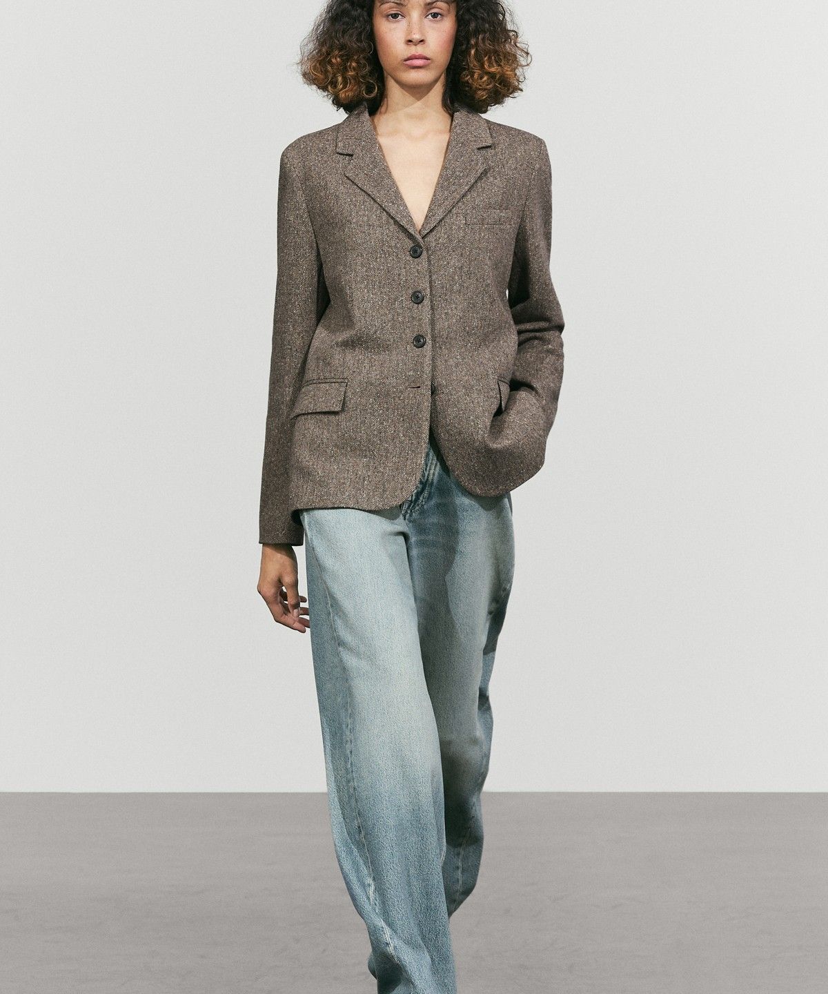 마시모두띠(MASSIMO DUTTI) 울 블렌드 크롭 블레이저