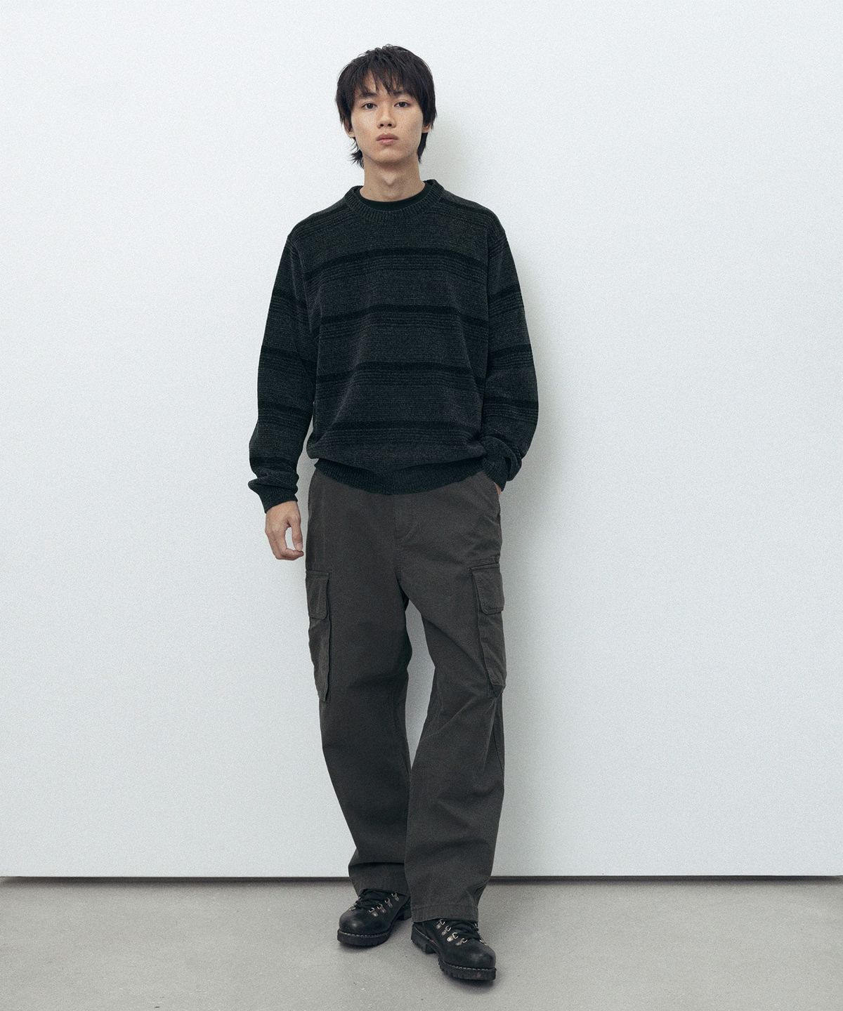 디스이즈네버댓(THISISNEVERTHAT) Striped Velvet Knit Sweater Dark Navy